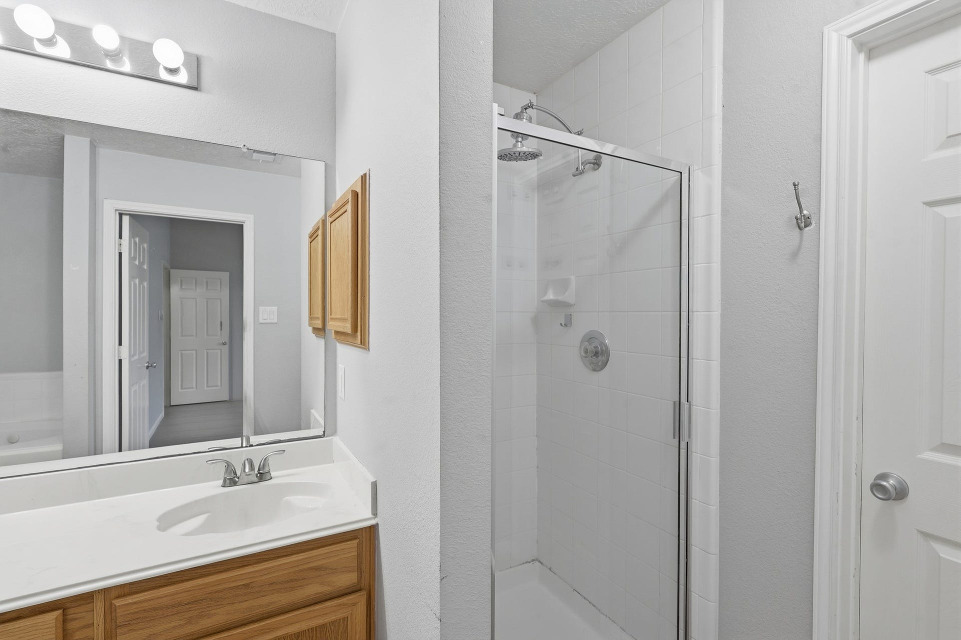 1242 Hunter Wood Drive, League City, TX 77573 Separate walk-in shower completes the spacious primary bathroom