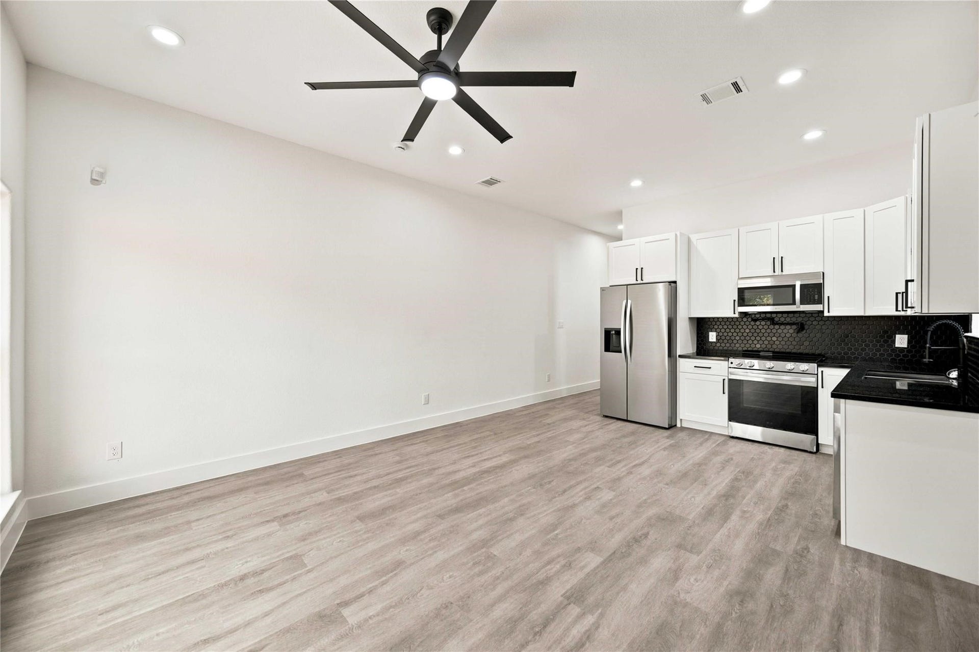 7982 Ritz Street, #A, Houston, TX 77028 7982 Ritz Street, #A, Houston, TX 77028