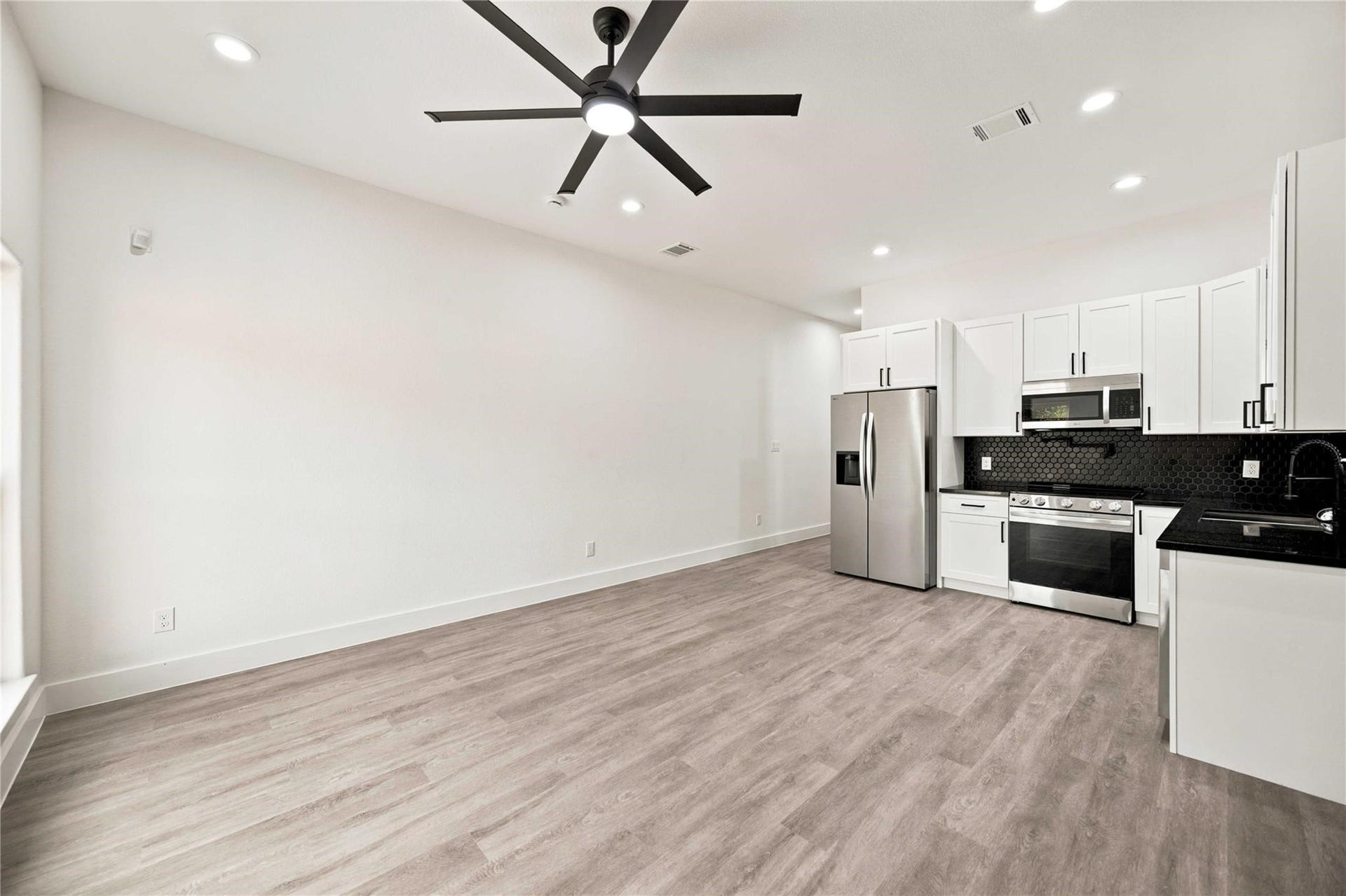 7982 Ritz Street, #A, Houston, TX 77028 7982 Ritz Street, #A, Houston, TX 77028