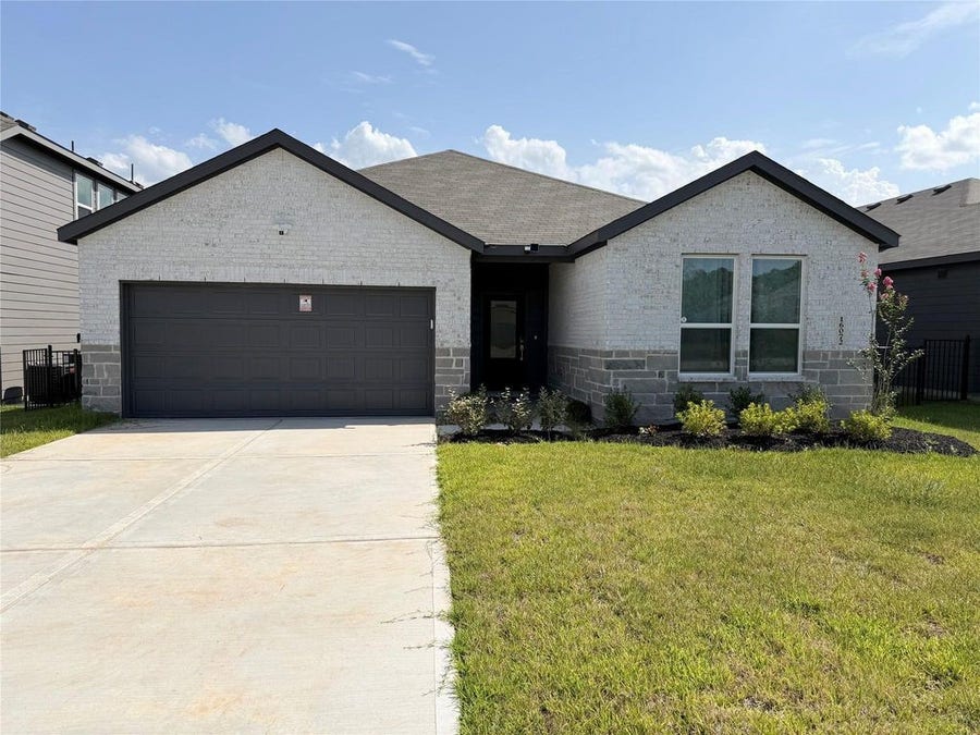 Property photo for 16072 Tallis Drive, Conroe, TX