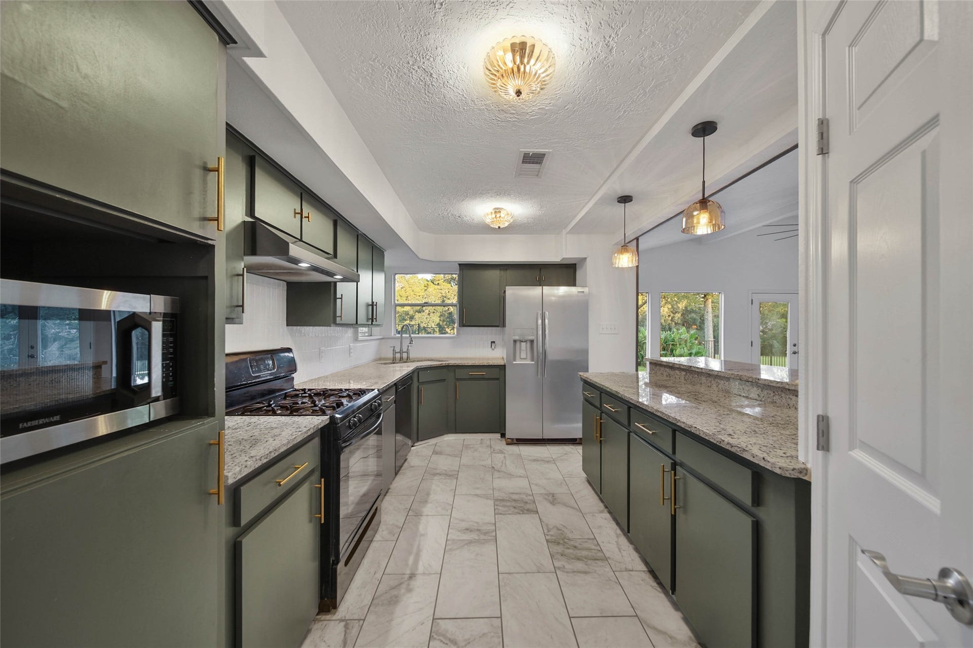 79 Tubac Street, Conroe, TX 77304