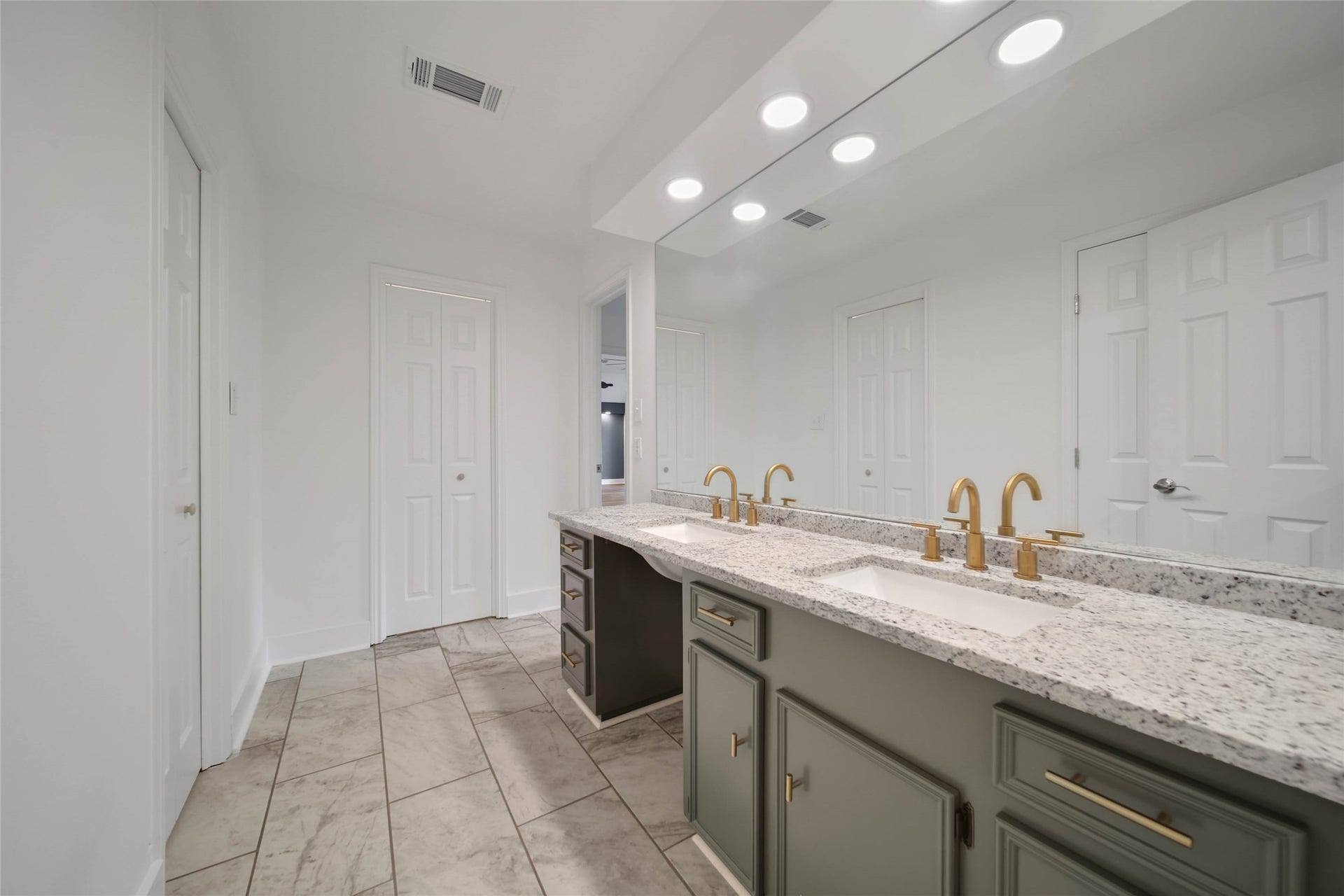 79 Tubac Street, Conroe, TX 77304