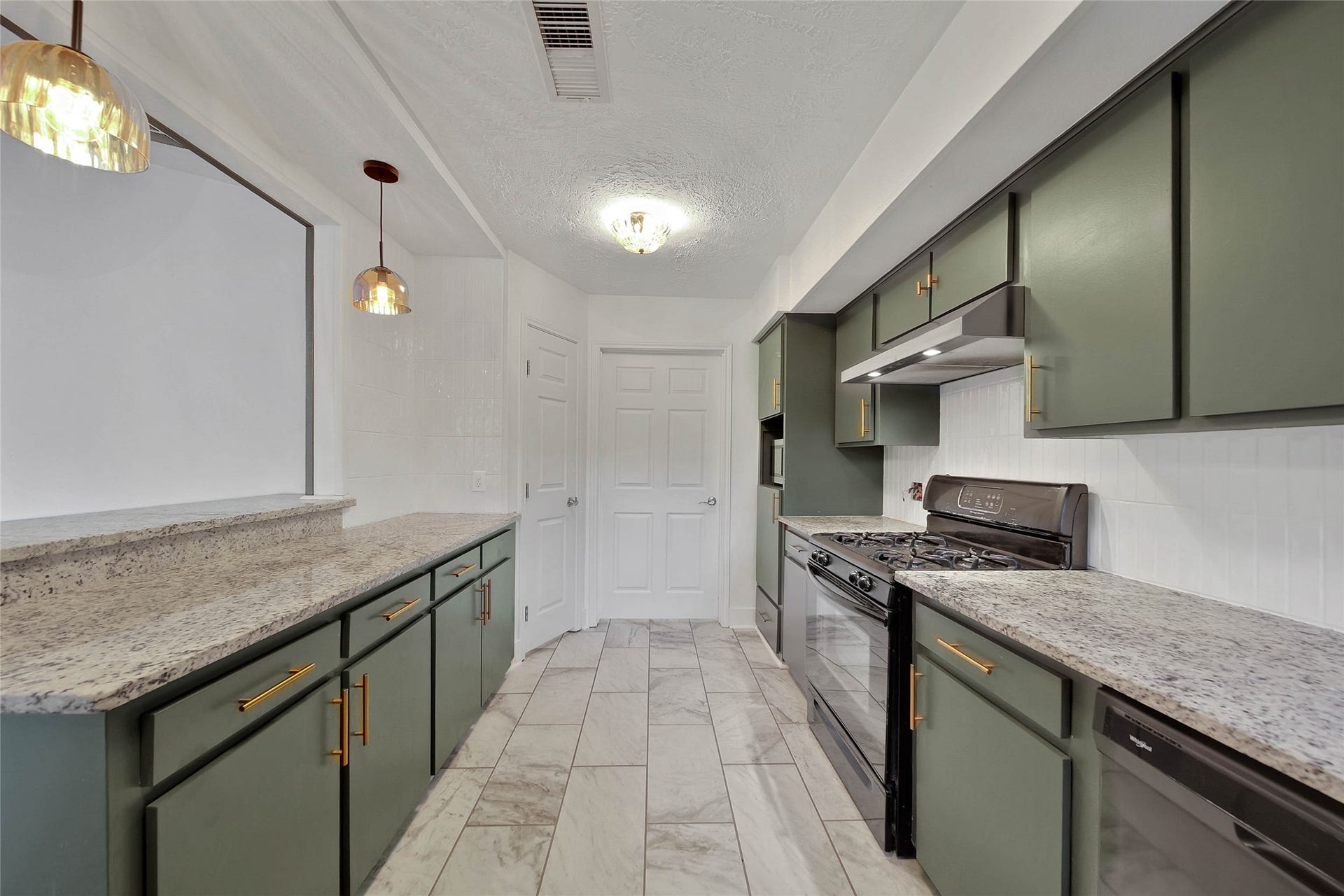 79 Tubac Street, Conroe, TX 77304