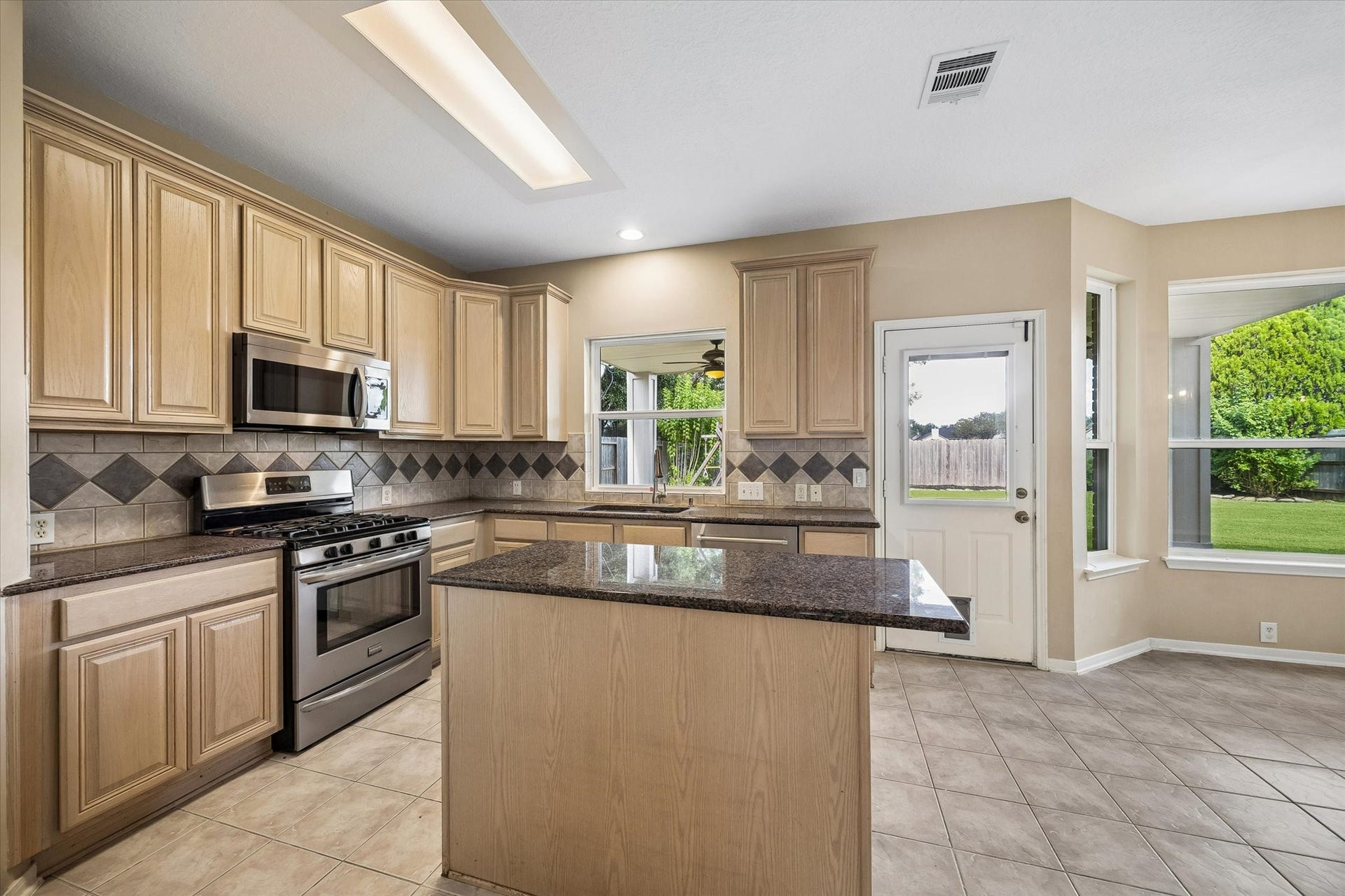 7614 BROKEN OAK LANE, Sugar Land, TX 77479 7614 BROKEN OAK LANE, Sugar Land, TX 77479