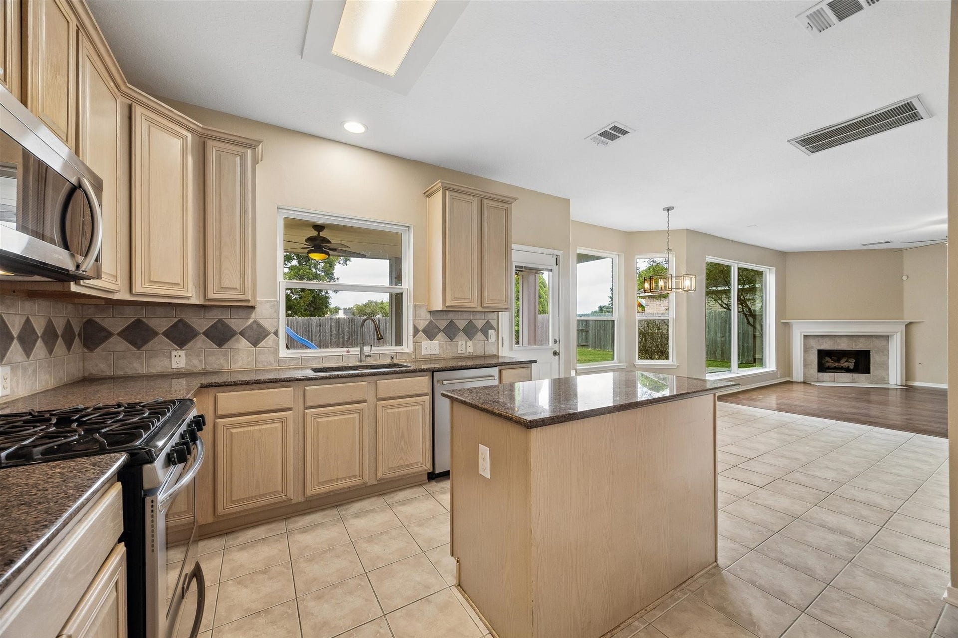 7614 BROKEN OAK LANE, Sugar Land, TX 77479 7614 BROKEN OAK LANE, Sugar Land, TX 77479
