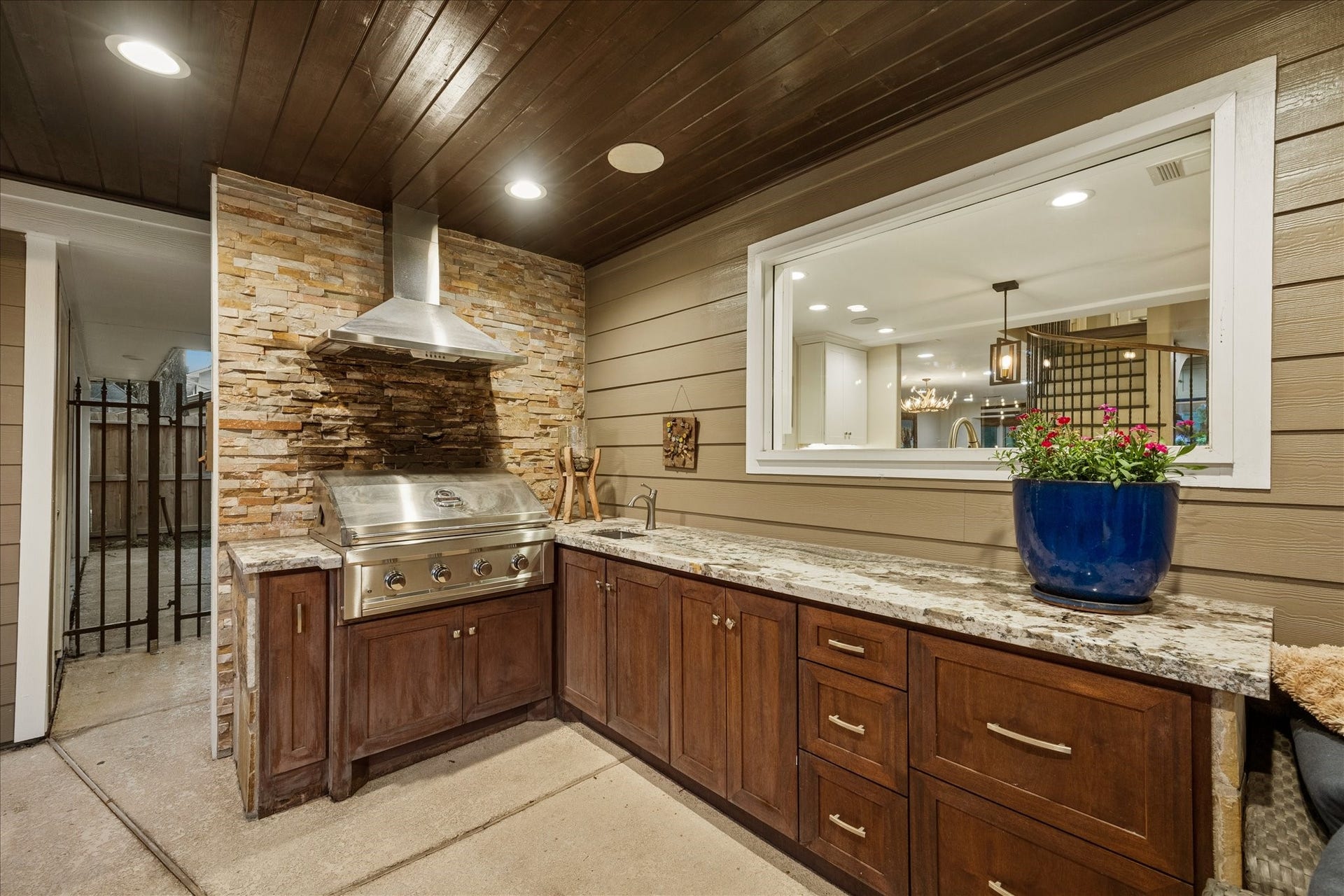 13723 Taylorcrest Road, Houston, TX 77079 13723 Taylorcrest Road, Houston, TX 77079
