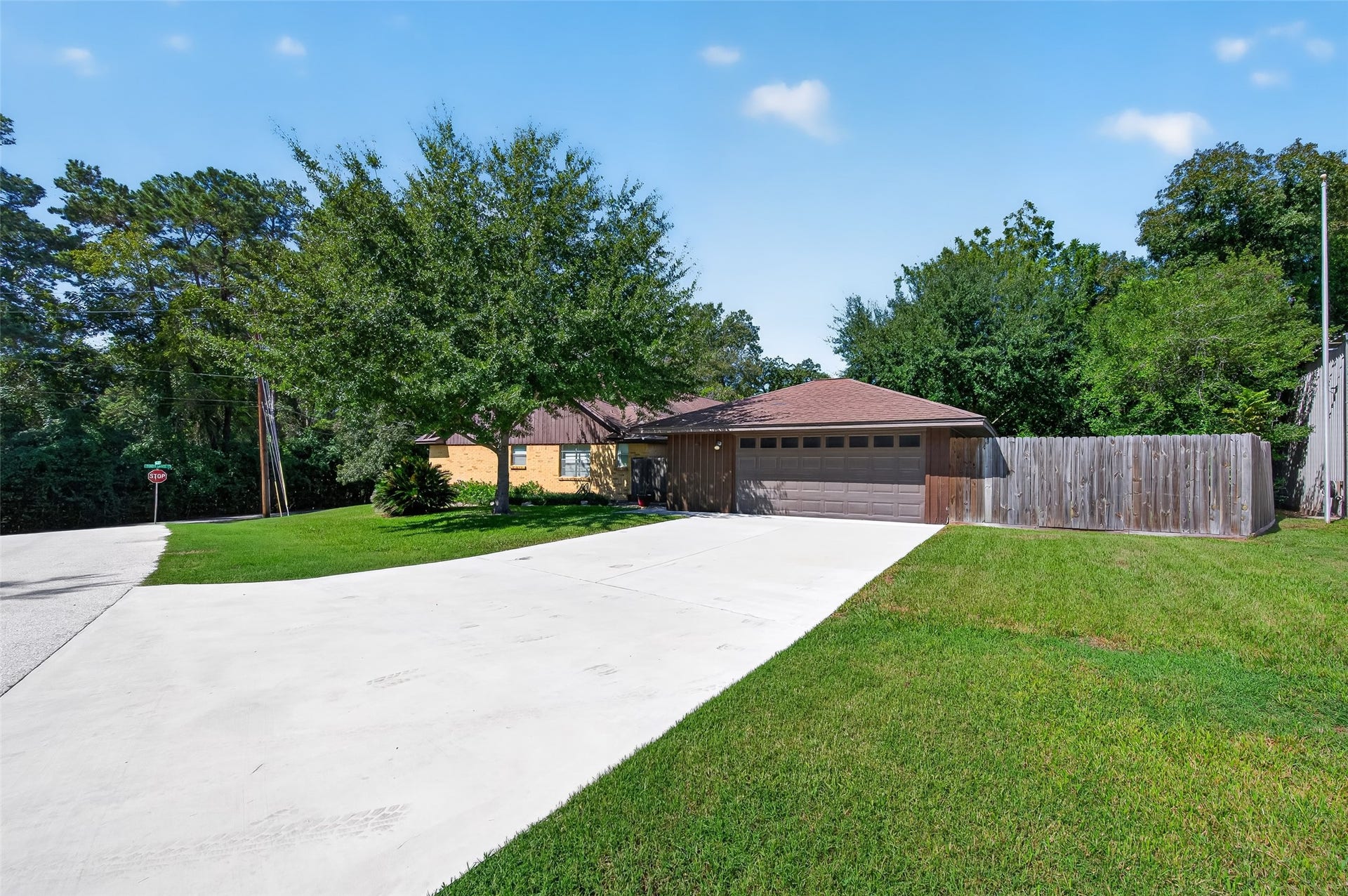 25702 Timber Lakes Drive, Spring, TX 77380 Side of House