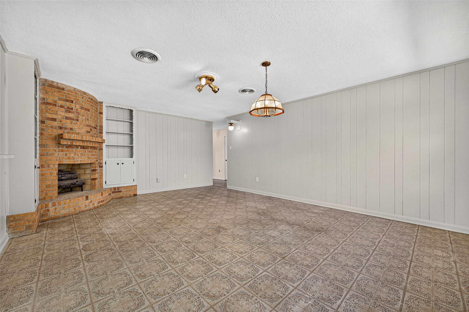 25702 Timber Lakes Drive, Spring, TX 77380 Family Room