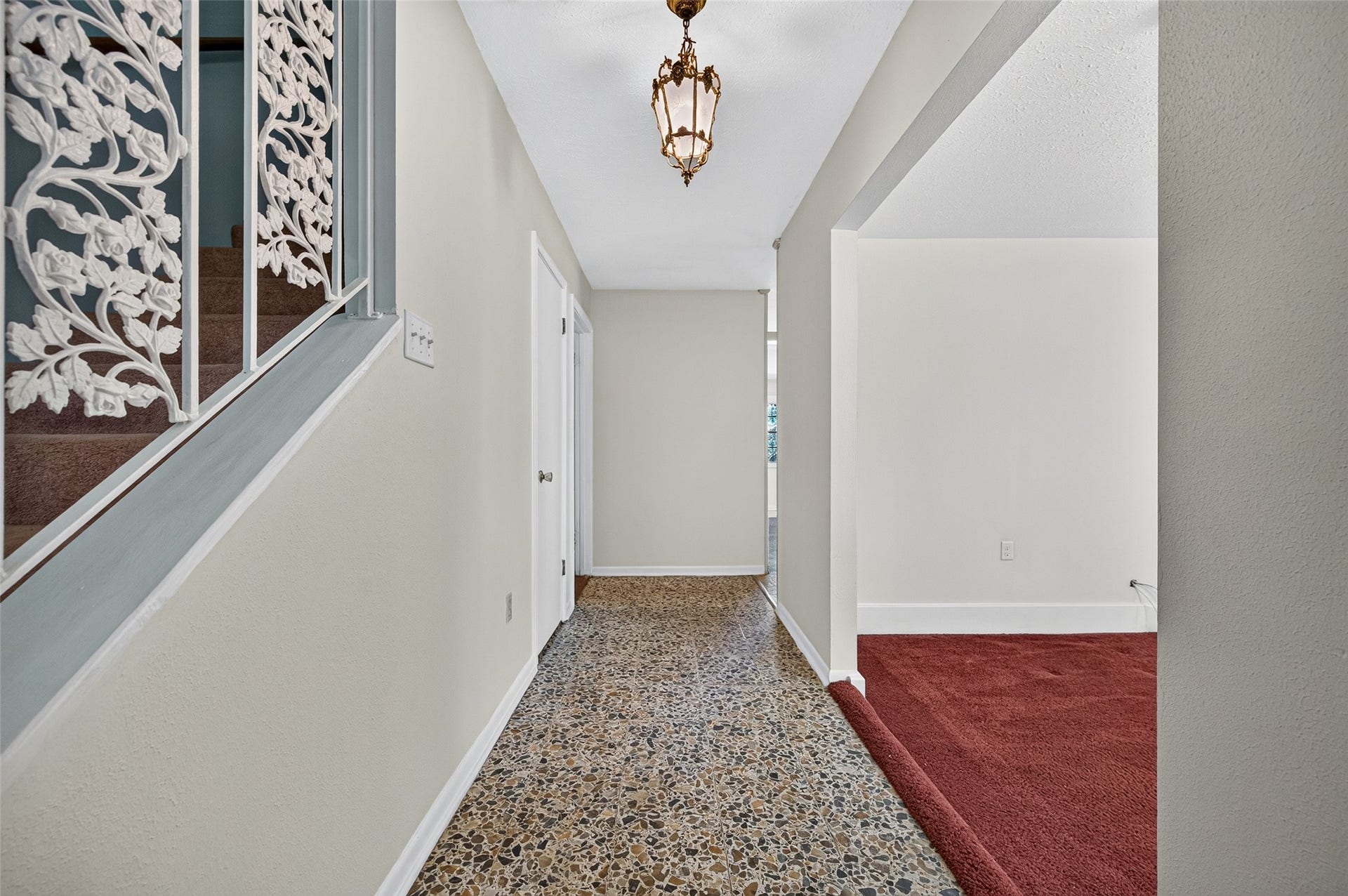 25702 Timber Lakes Drive, Spring, TX 77380 Front Hallway