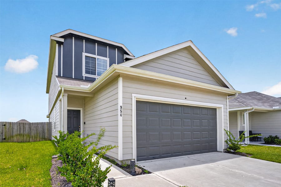 Property photo for 954 Luke Darrell Drive, Rosharon, TX