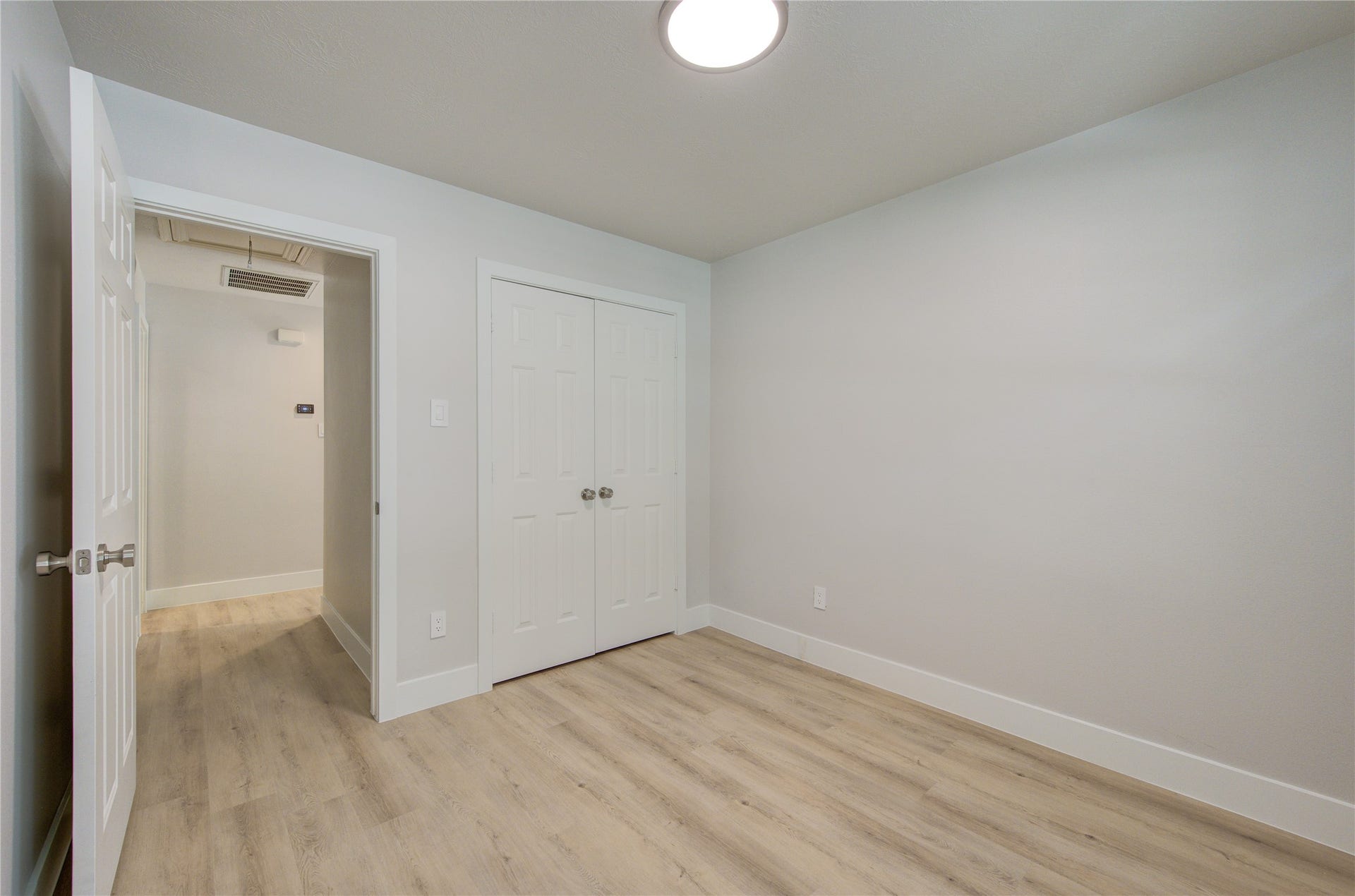 4931 Lake Catherine Court, Richmond, TX 77407 Fresh neutral paint, updated flooring and crisp white trim create a clean, contemporary space that's ready for immediate enjoyment