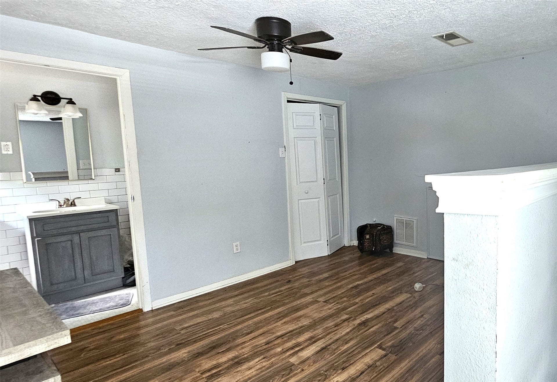 219A Texas Avenue, Bacliff, TX 77518 219A Texas Avenue, Bacliff, TX 77518