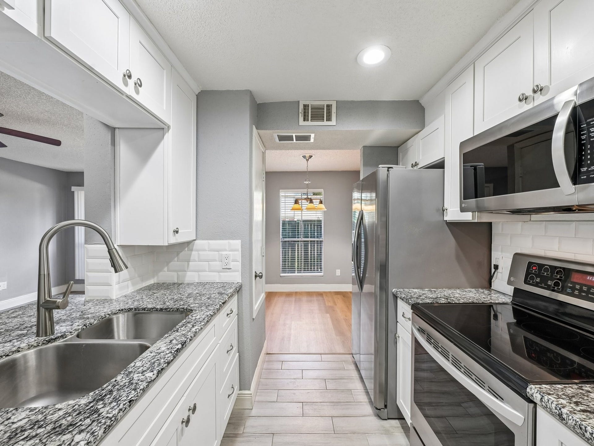 1516 Bay Area Boulevard, #Q11, Houston, TX 77058 1516 Bay Area Boulevard, #Q11, Houston, TX 77058