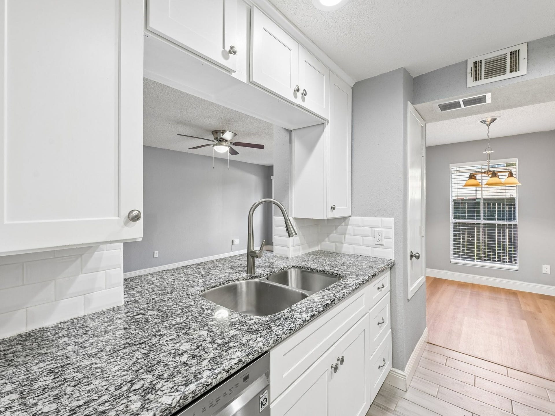 1516 Bay Area Boulevard, #Q11, Houston, TX 77058 1516 Bay Area Boulevard, #Q11, Houston, TX 77058