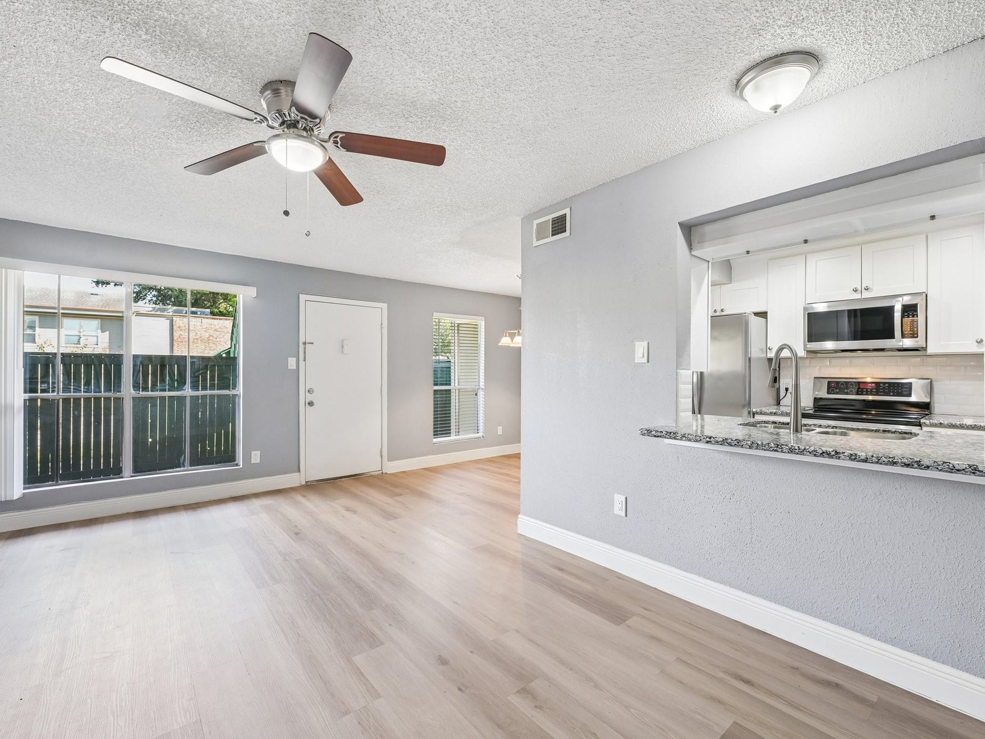 1516 Bay Area Boulevard, #Q11, Houston, TX 77058 1516 Bay Area Boulevard, #Q11, Houston, TX 77058