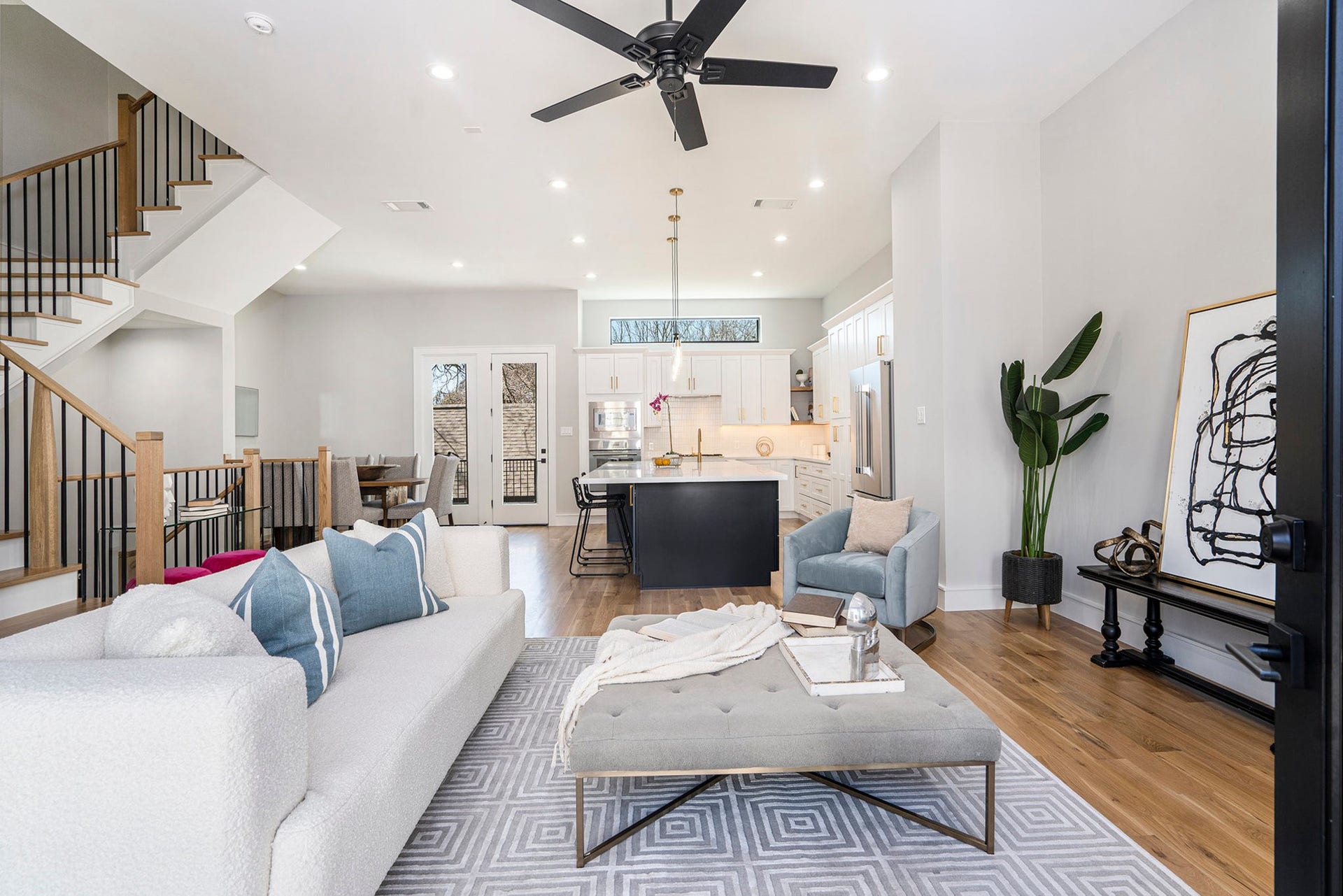2216 Francis Street, Houston, TX 77004 2216 Francis Street, Houston, TX 77004
