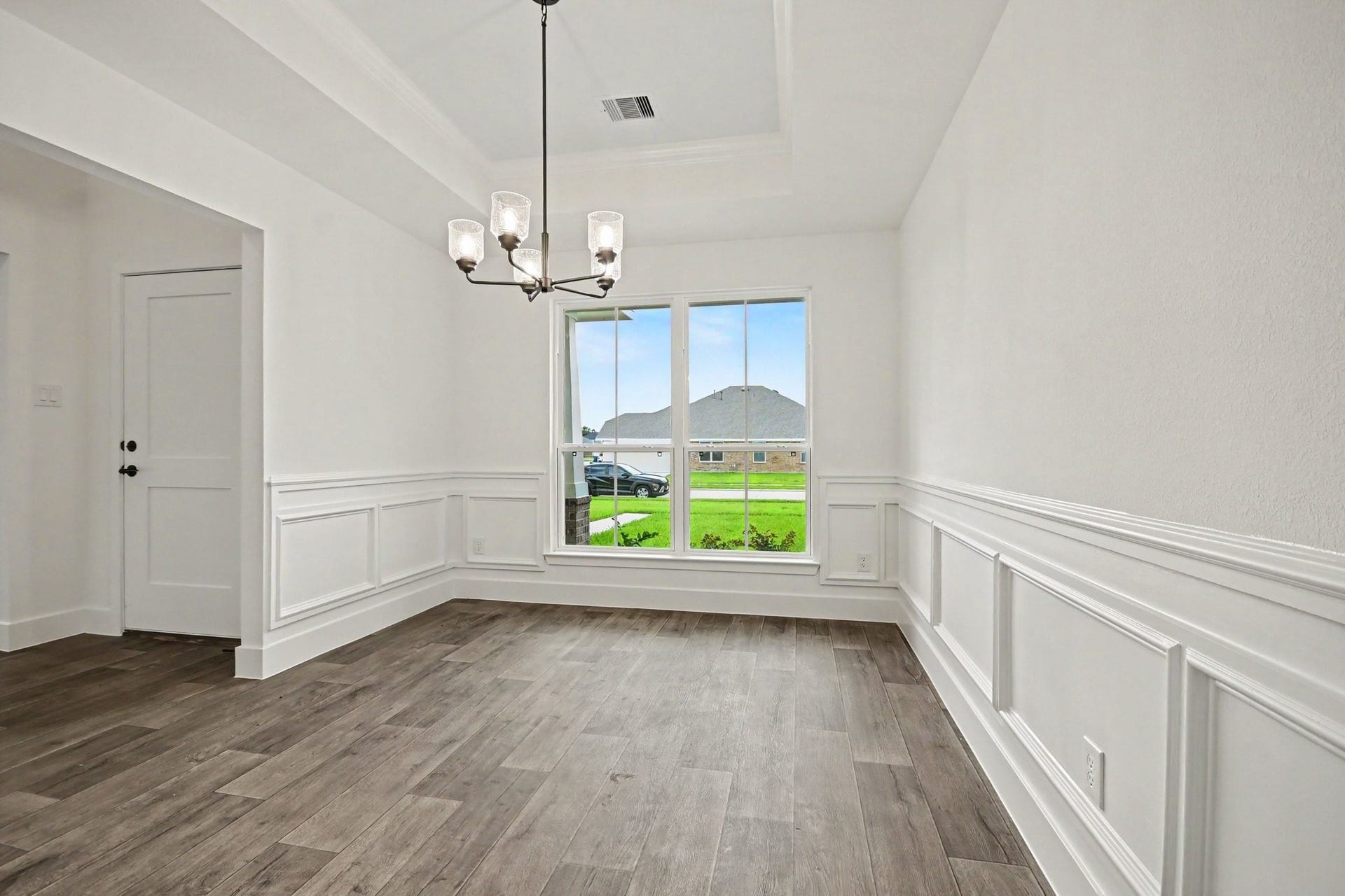 2 Keystone Court, Angleton, TX 77515