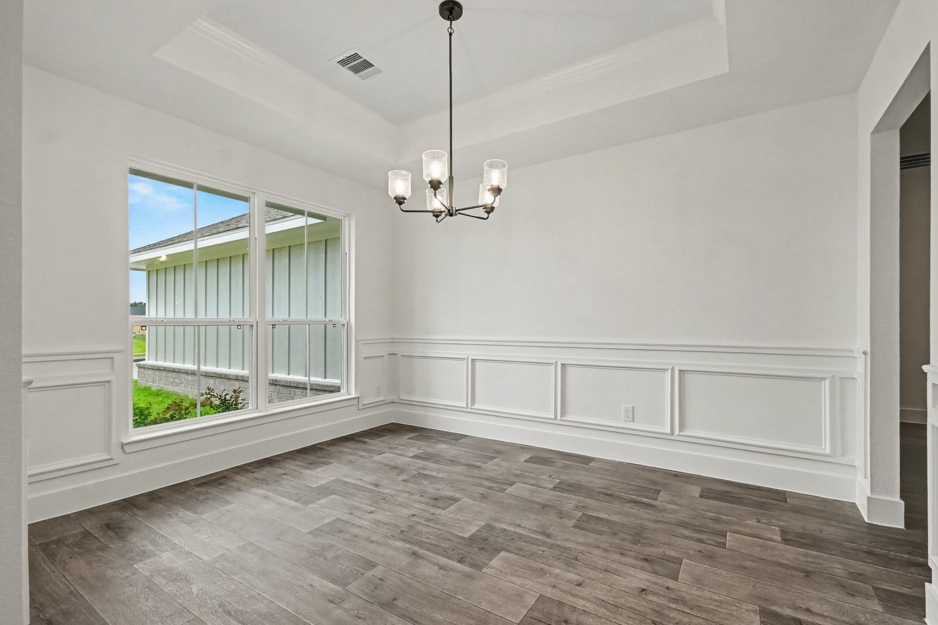 2 Keystone Court, Angleton, TX 77515