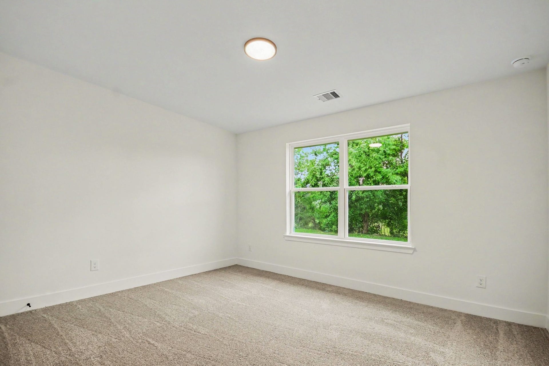 2 Keystone Court, Angleton, TX 77515
