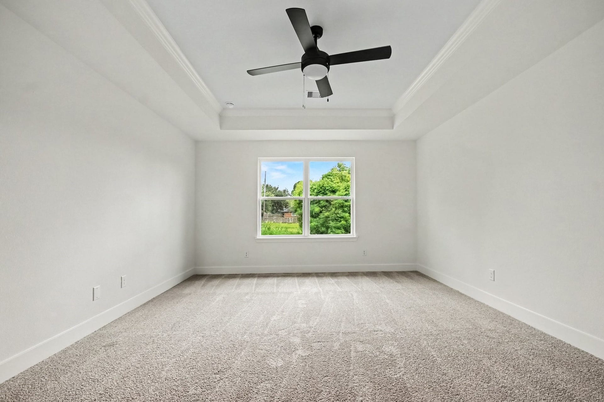 2 Keystone Court, Angleton, TX 77515