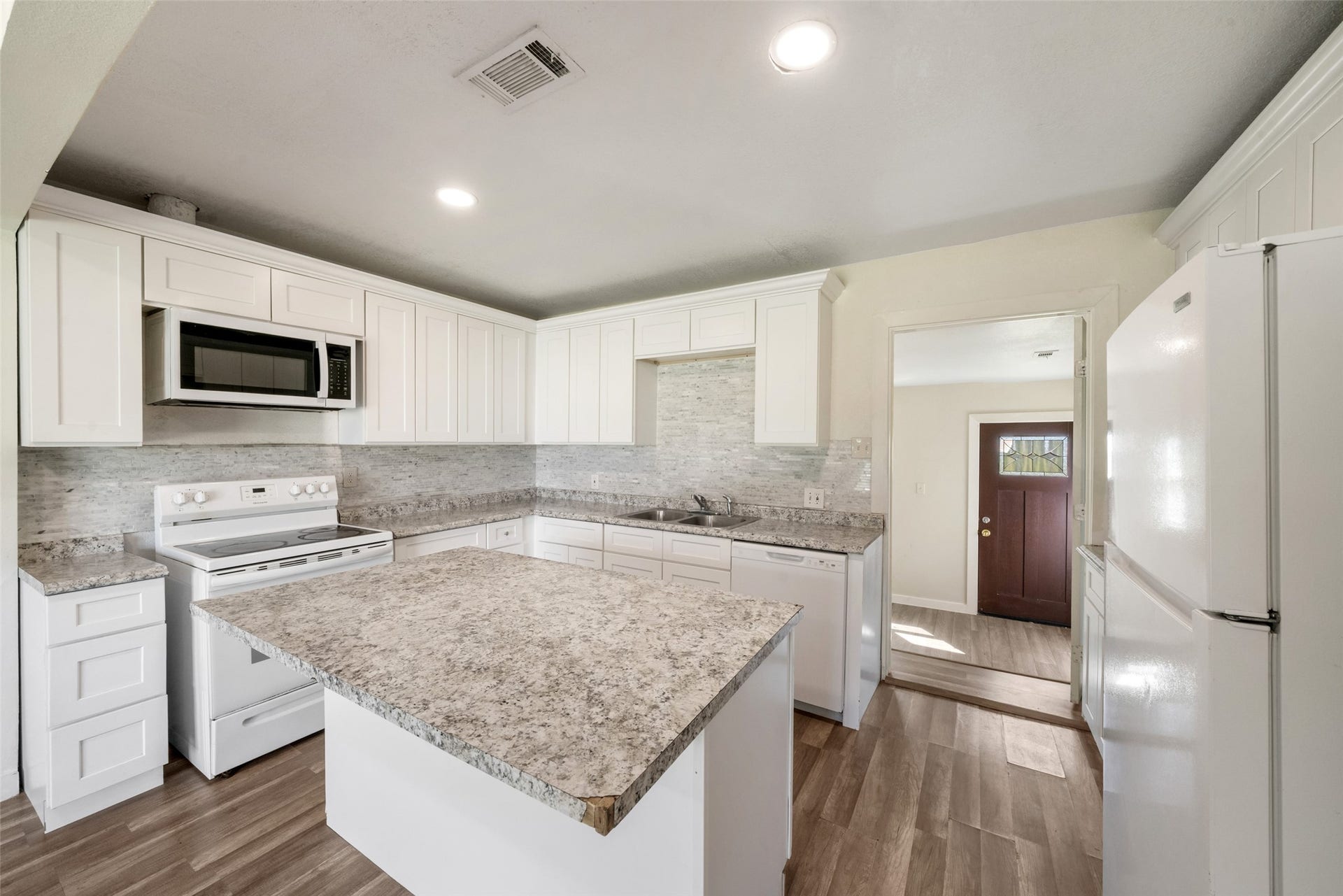 1920 Spence Street, Houston, TX 77093 1920 Spence Street, Houston, TX 77093