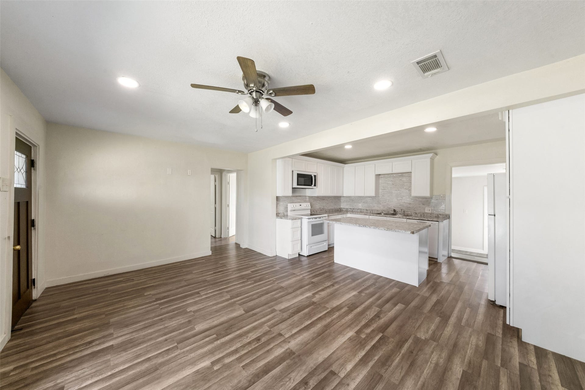 1920 Spence Street, Houston, TX 77093 1920 Spence Street, Houston, TX 77093
