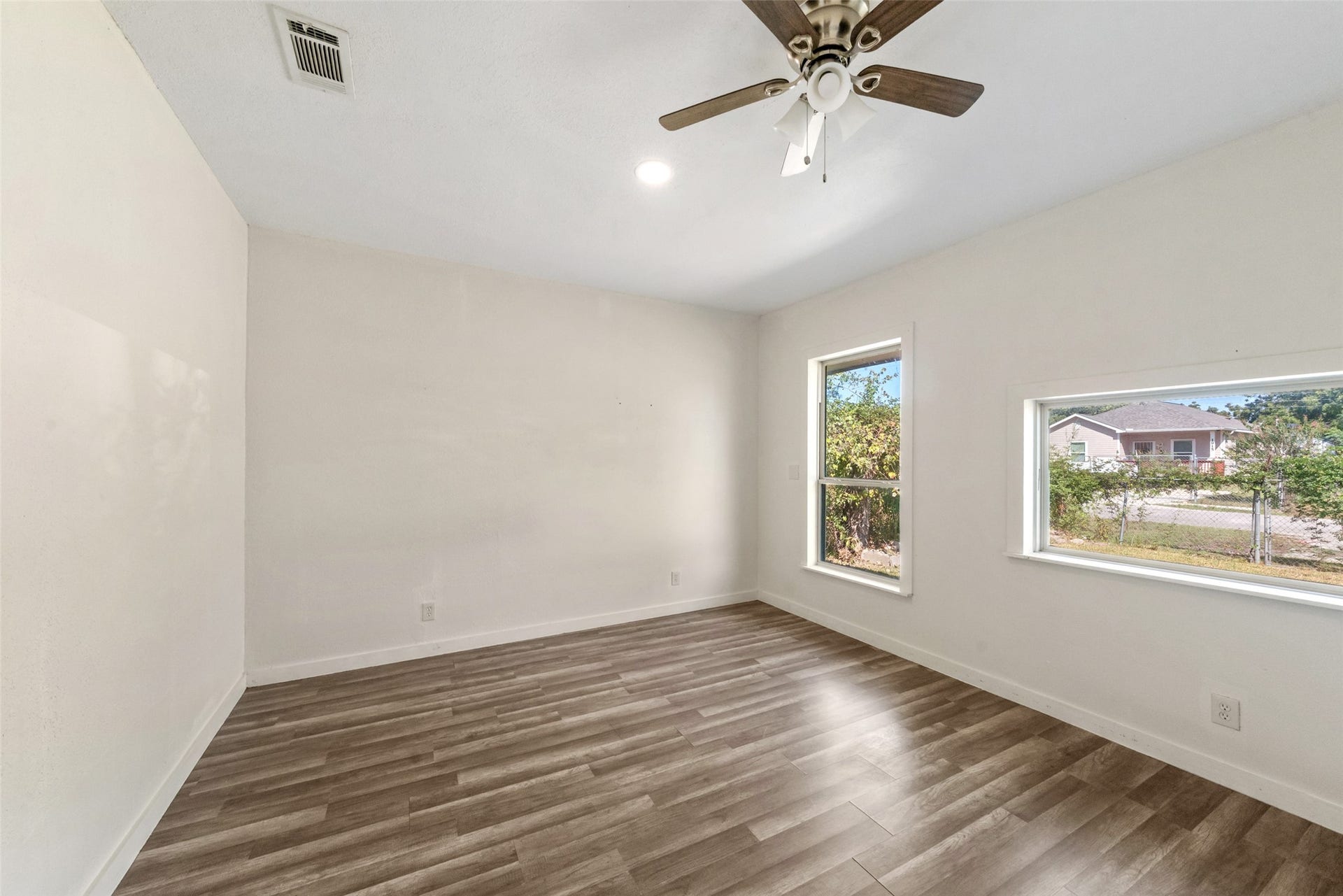 1920 Spence Street, Houston, TX 77093 1920 Spence Street, Houston, TX 77093