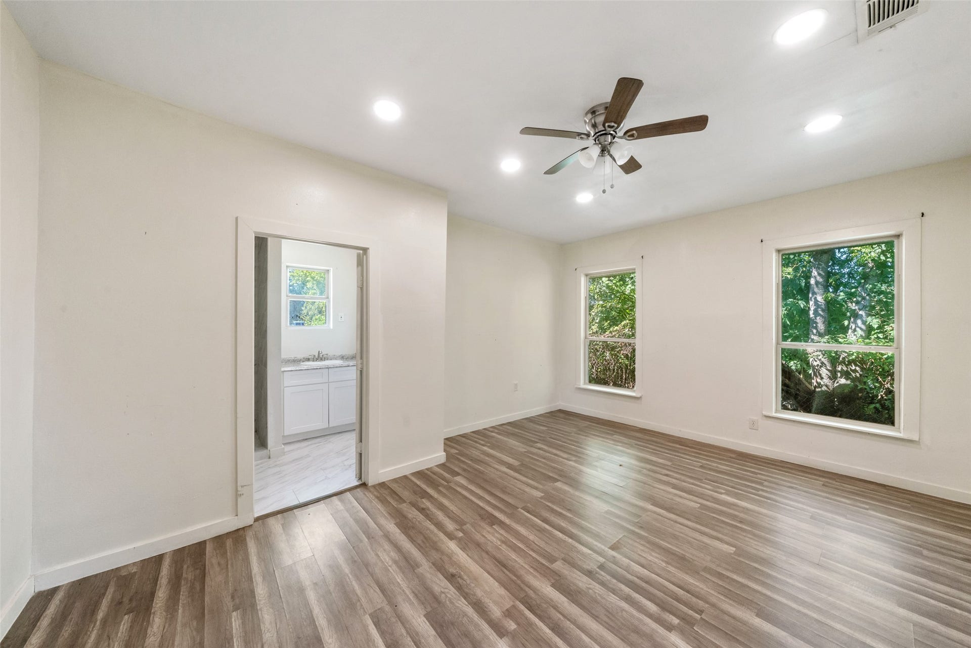 1920 Spence Street, Houston, TX 77093 1920 Spence Street, Houston, TX 77093