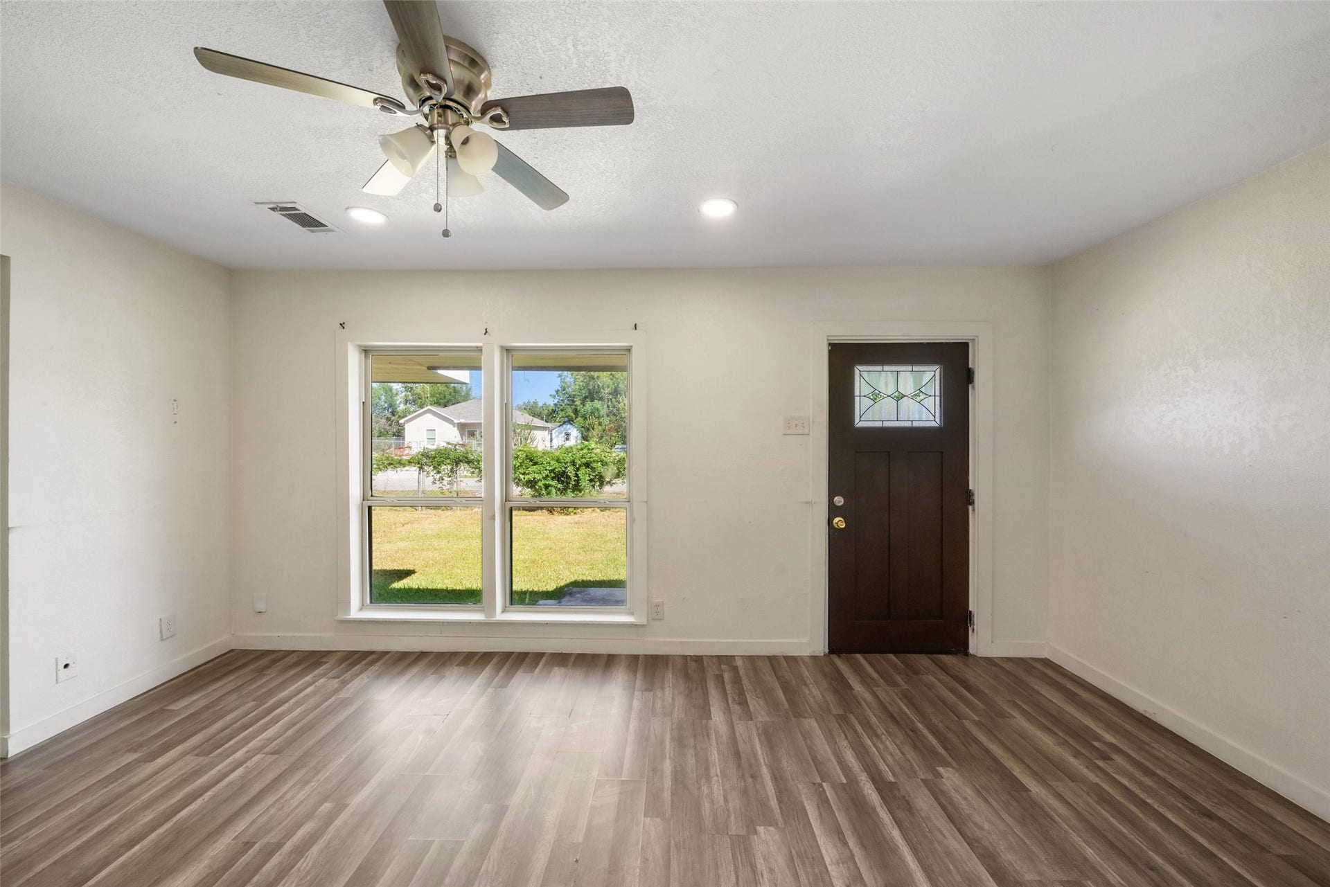 1920 Spence Street, Houston, TX 77093 1920 Spence Street, Houston, TX 77093