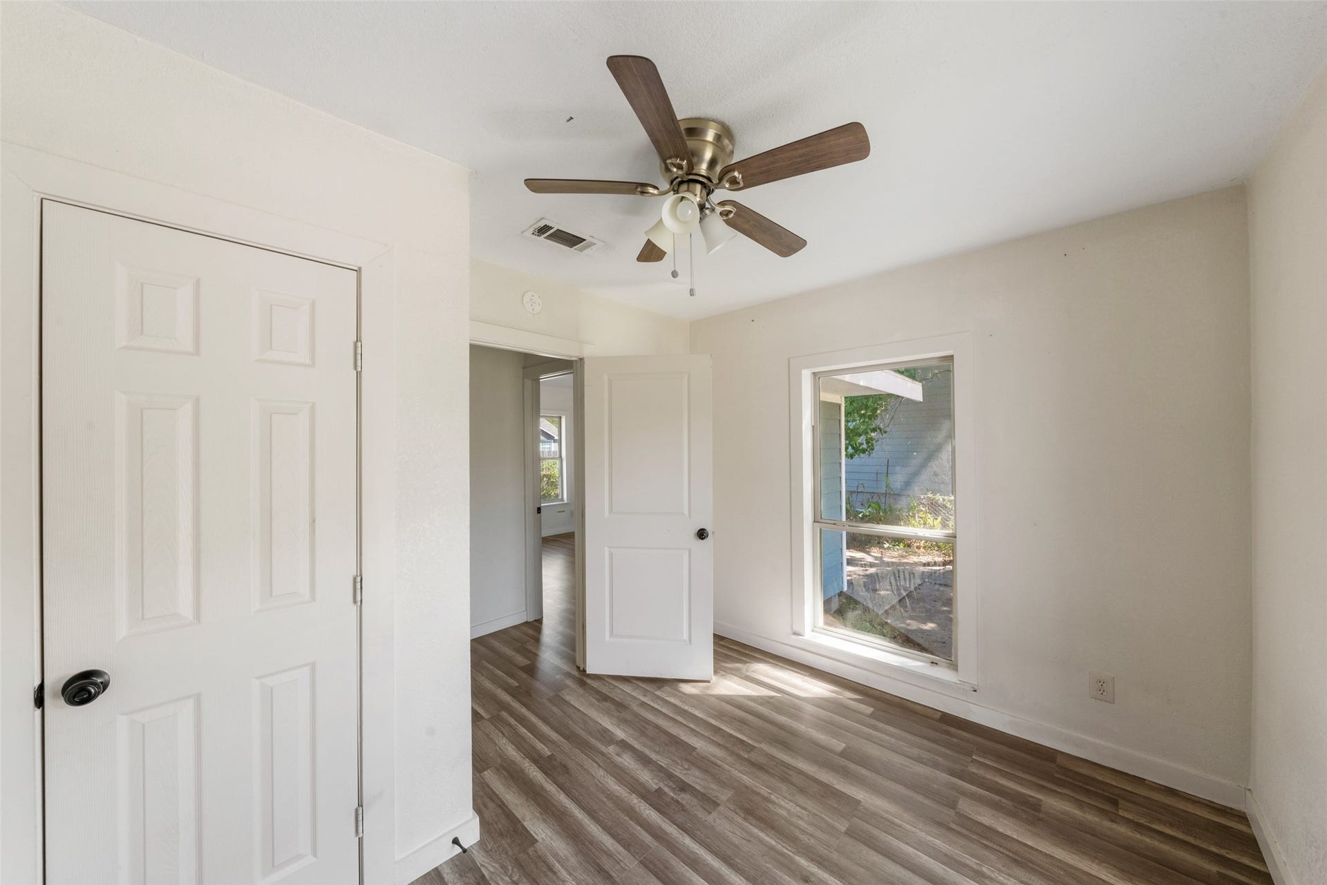 1920 Spence Street, Houston, TX 77093 1920 Spence Street, Houston, TX 77093