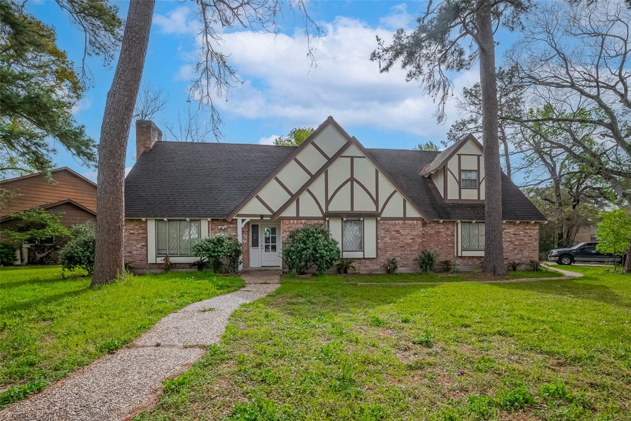 Property photo for 811 Loire Lane, Houston, TX