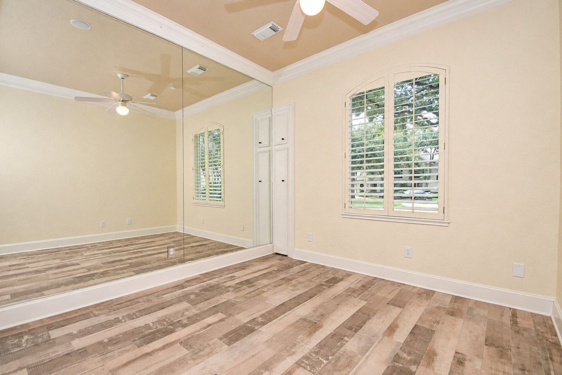 5206 Cedar Bend Creek, Houston, TX 77041 Another view of the downstairs bedroom or flex room!