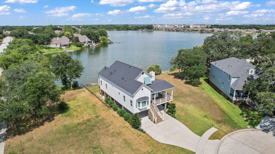 Property photo for 3405 Oak Alley Court, Seabrook, TX