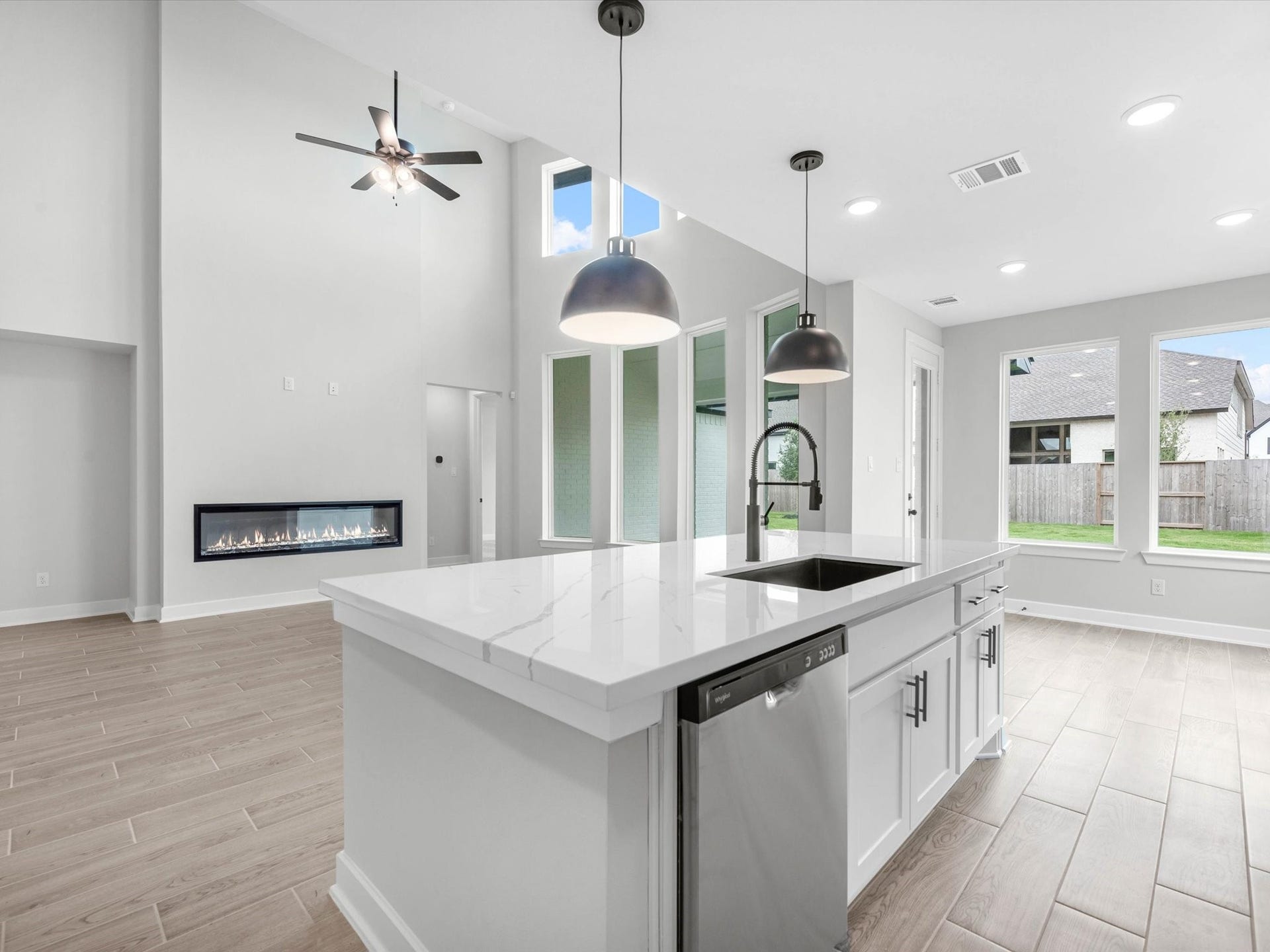 9306 Red Cedar Way, Manvel, TX 77578 Representative image; features, selections and colors may vary.