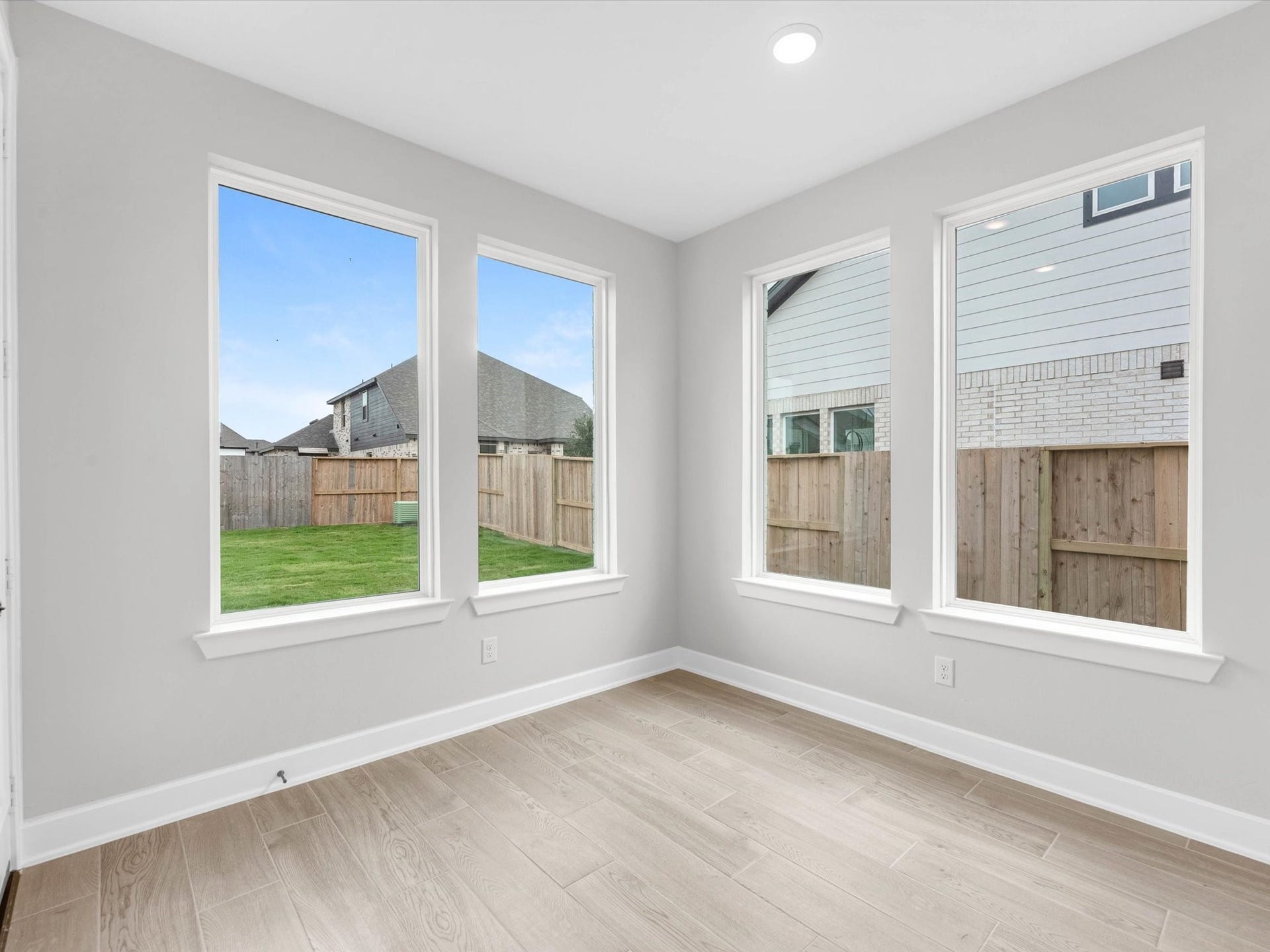 9306 Red Cedar Way, Manvel, TX 77578 Representative image; features, selections and colors may vary.