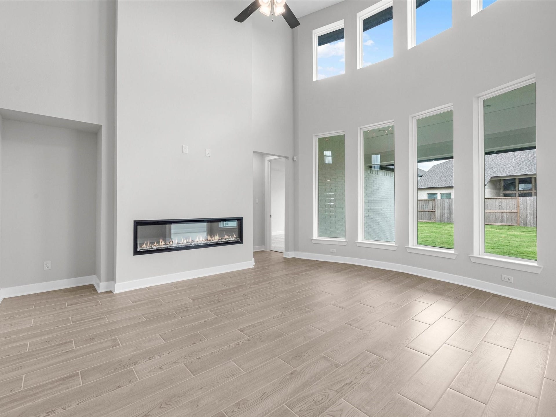 9306 Red Cedar Way, Manvel, TX 77578 Representative image; features, selections and colors may vary.