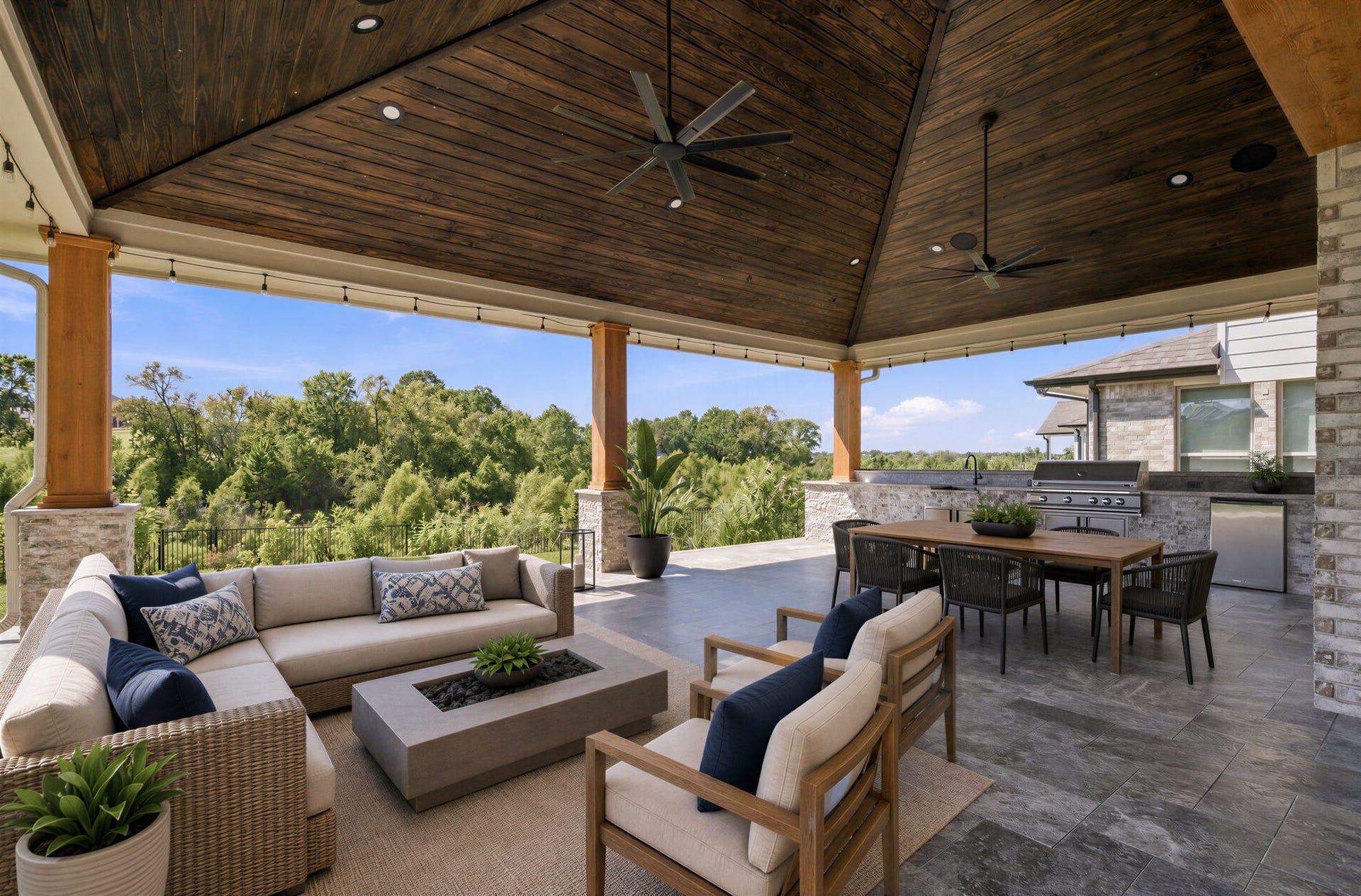224 Peninsula Point Drive, Montgomery, TX 77356 Virtually staged outdoor patio