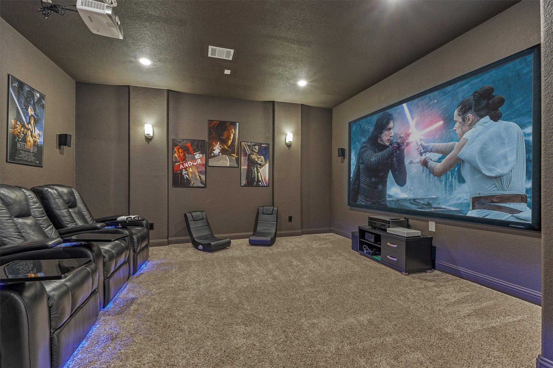 Do you like to watch movies?