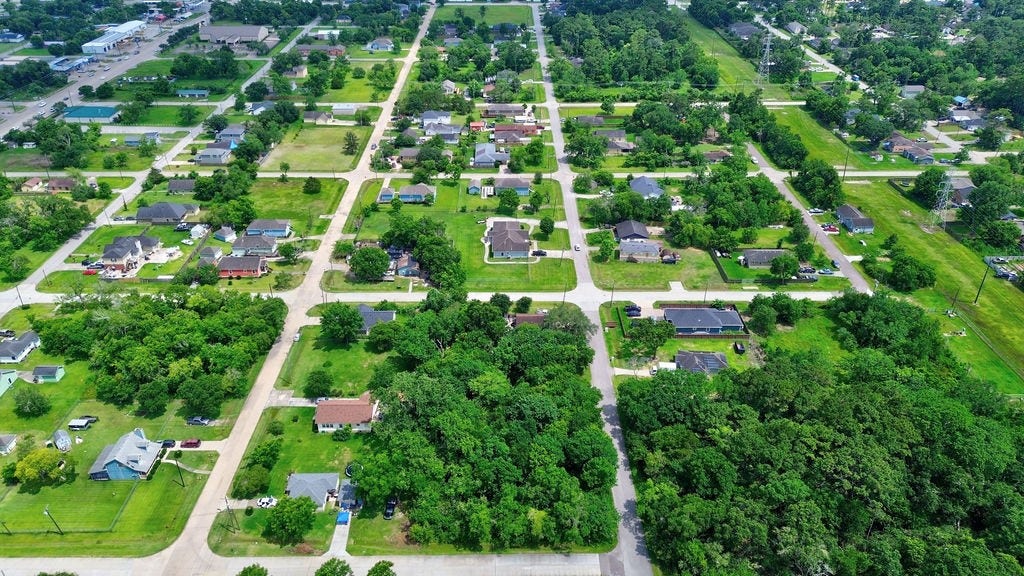 TBD Avenue H, Dickinson, TX 77539 TBD Avenue H, Dickinson, TX 77539