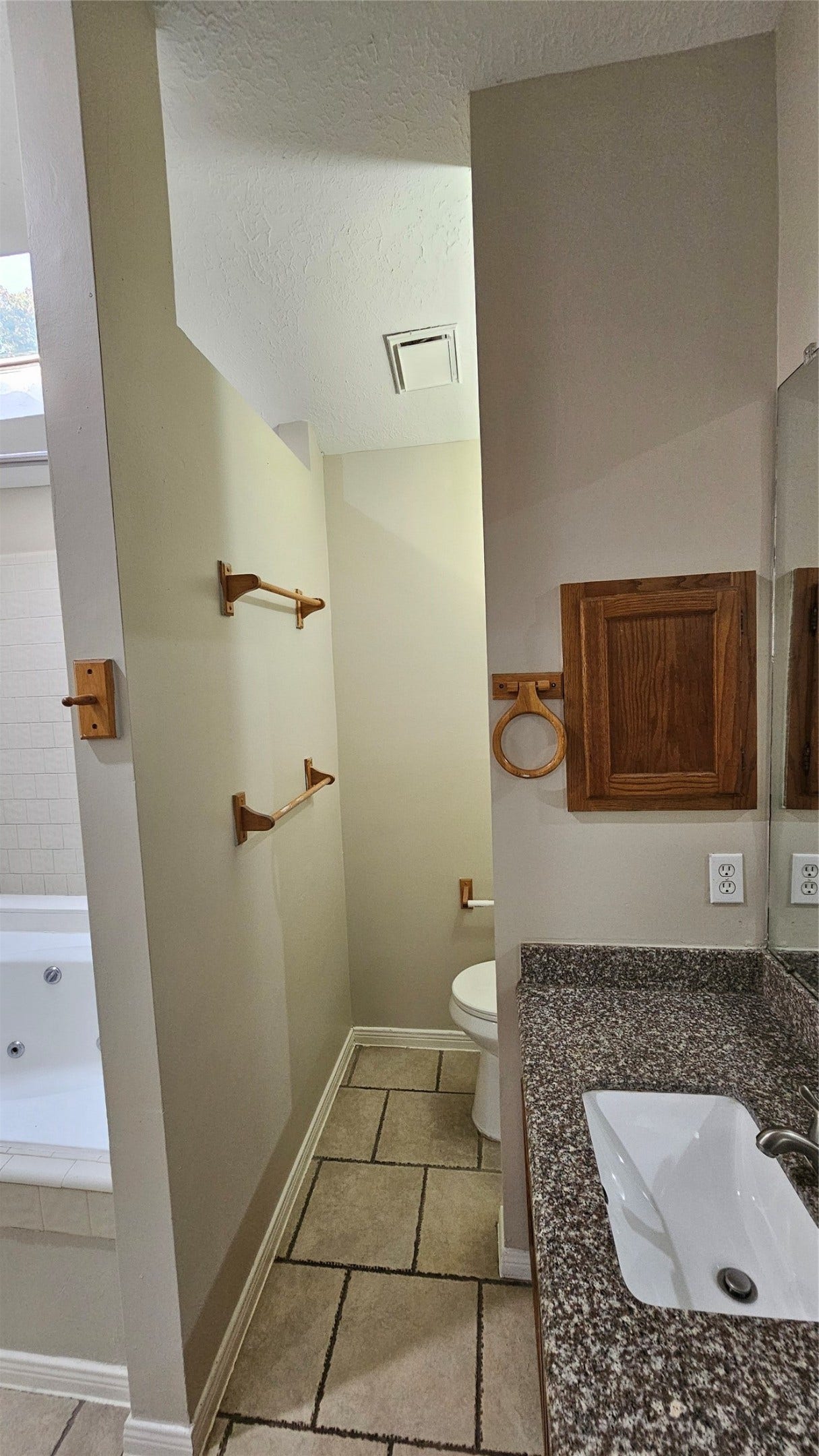 7811 Chinon Circle, Houston, TX 77071