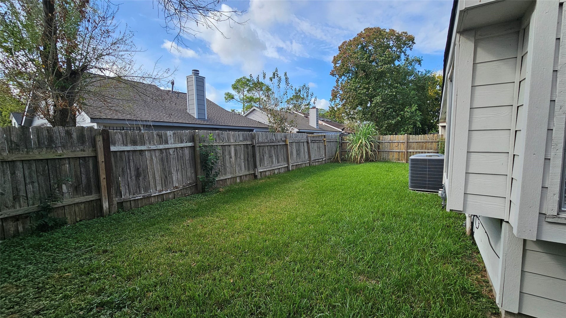 7811 Chinon Circle, Houston, TX 77071