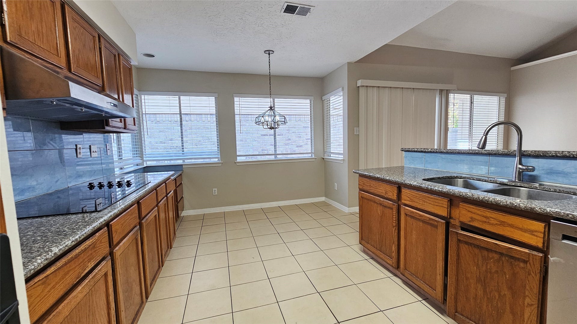 7811 Chinon Circle, Houston, TX 77071