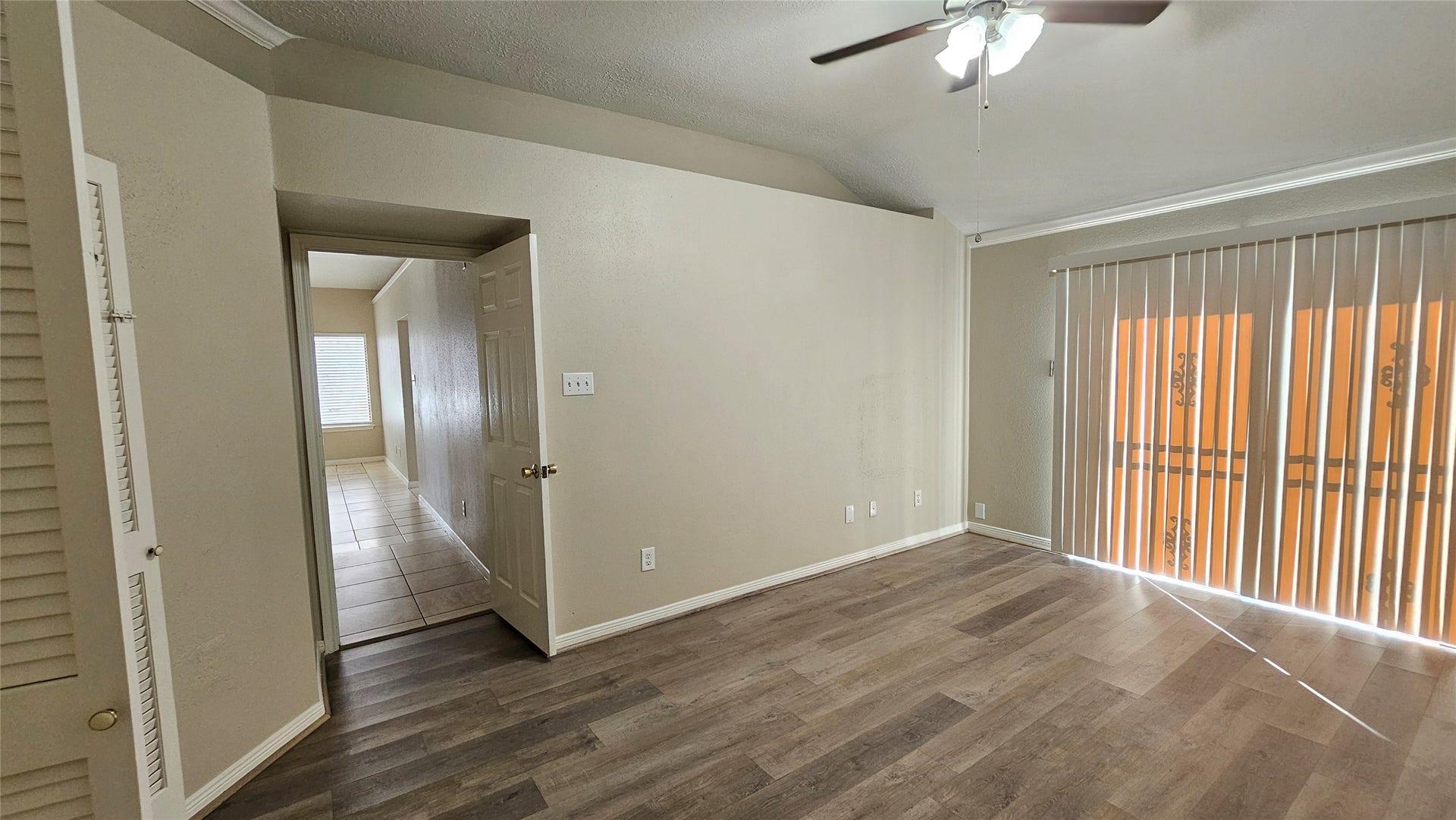 7811 Chinon Circle, Houston, TX 77071