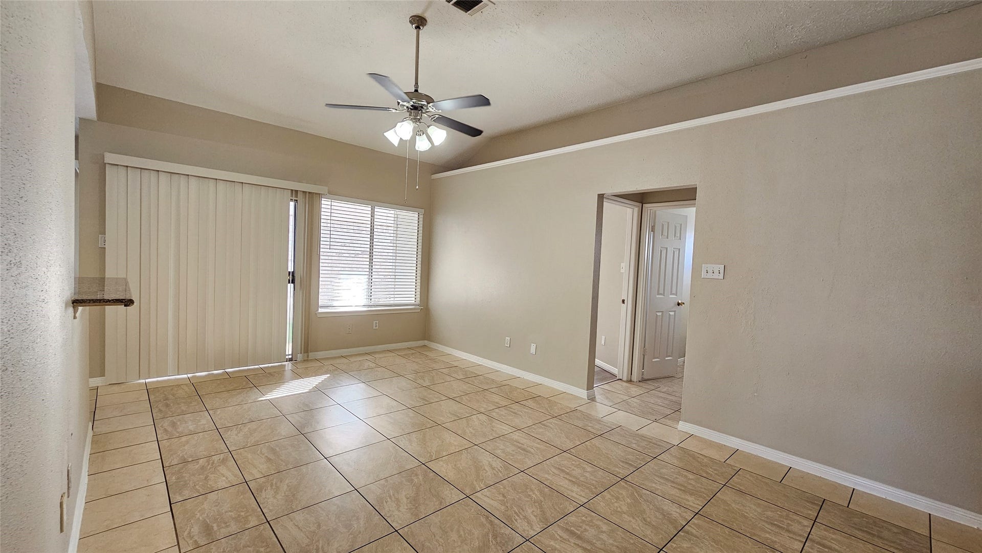 7811 Chinon Circle, Houston, TX 77071