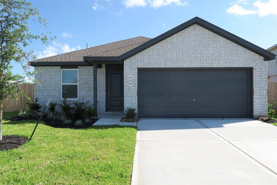 Property photo for 908 Woodhaven Lakes Drive, La Marque, TX