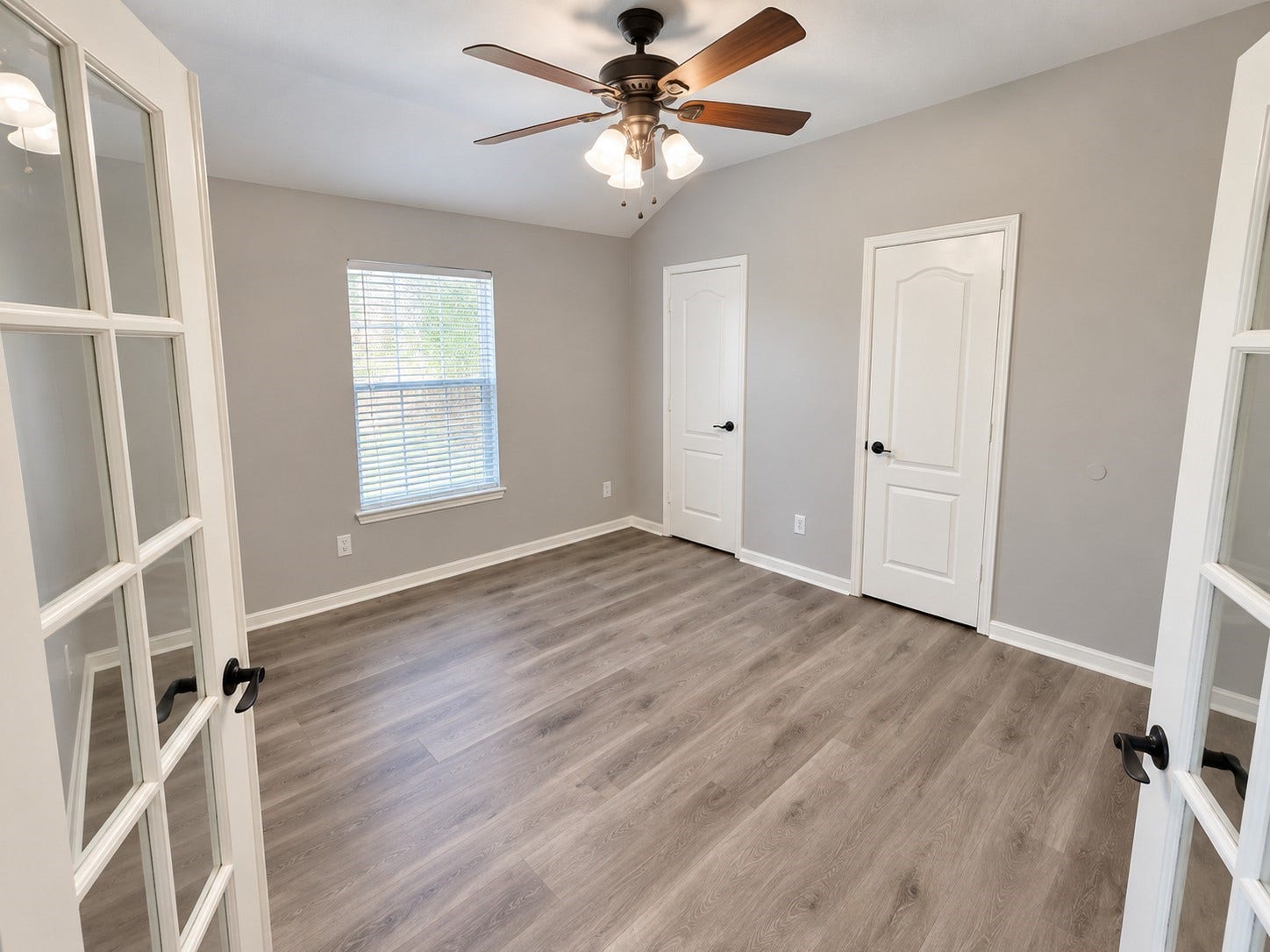 114 Crescent Bay Drive, League City, TX 77573 114 Crescent Bay Drive, League City, TX 77573