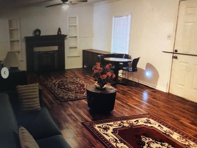 5004 Lingonberry Street, Houston, TX 77033 5004 Lingonberry Street, Houston, TX 77033
