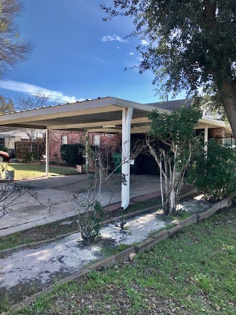 5004 Lingonberry Street, Houston, TX 77033 5004 Lingonberry Street, Houston, TX 77033