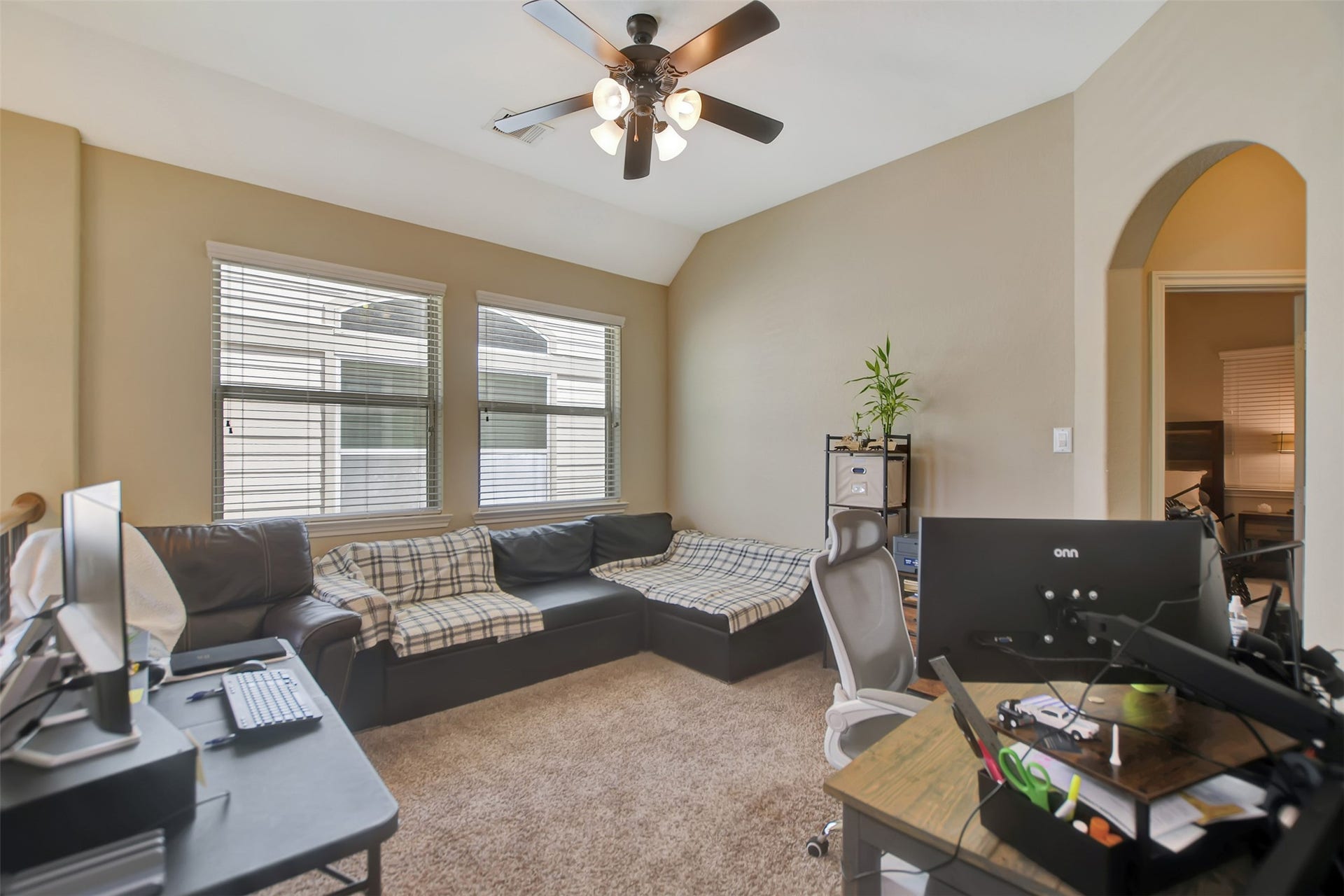 12210 La Strada Street, Richmond, TX 77406 Family room.