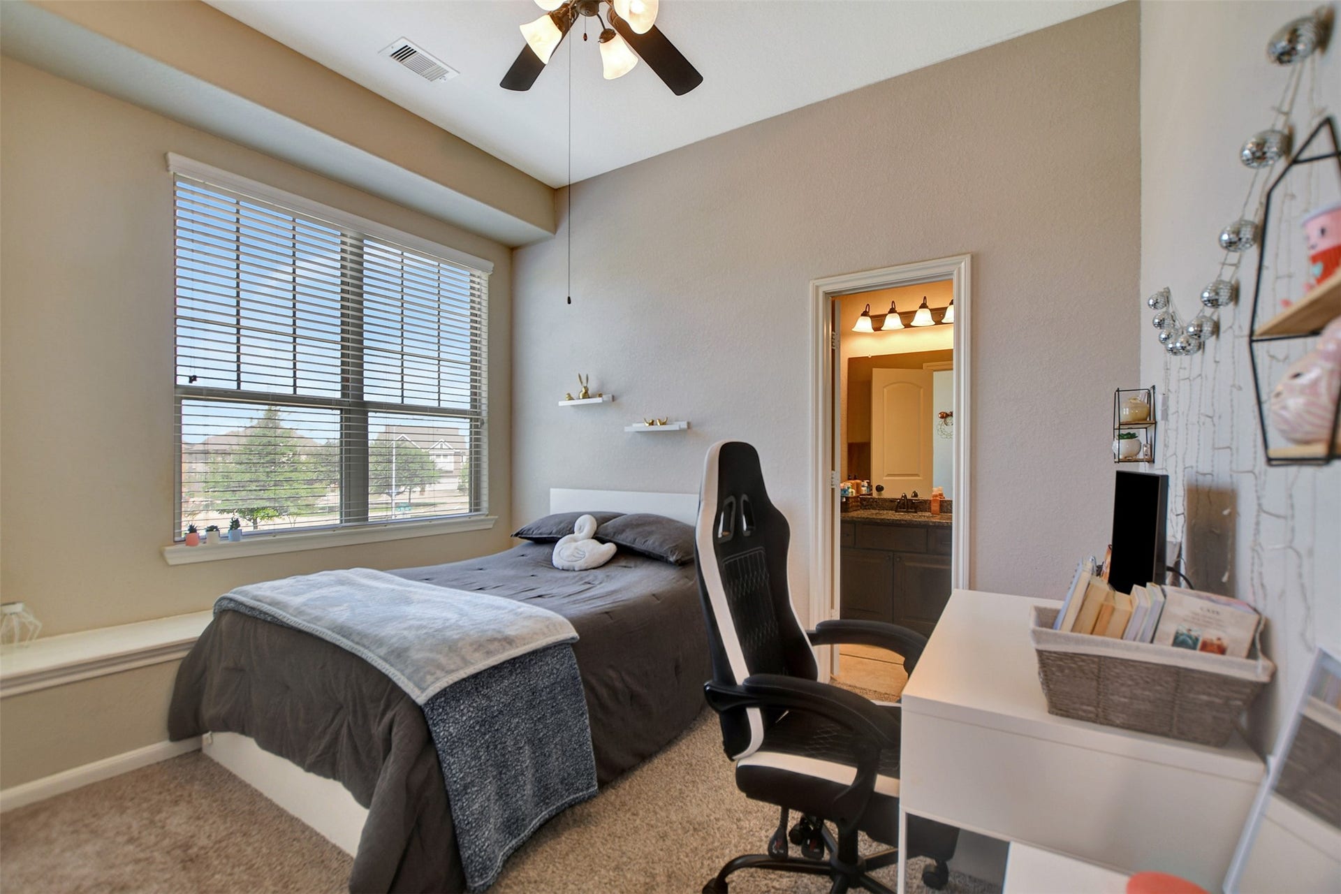 12210 La Strada Street, Richmond, TX 77406 Large third bedroom.